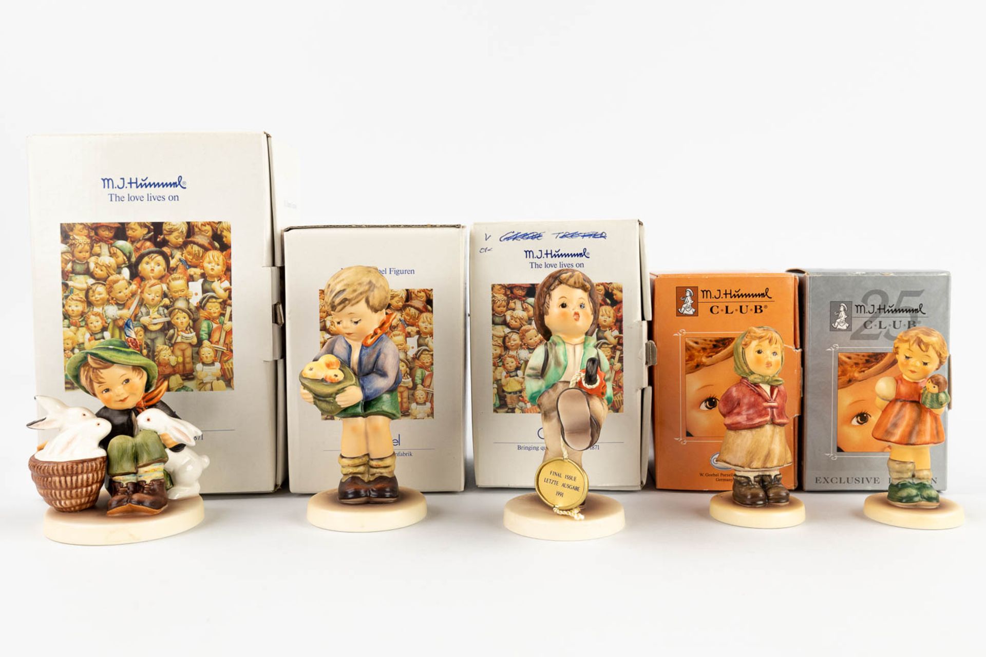 Hummel, a collection of 10 figurines in the original boxes. (H: 13 cm) - Image 12 of 20