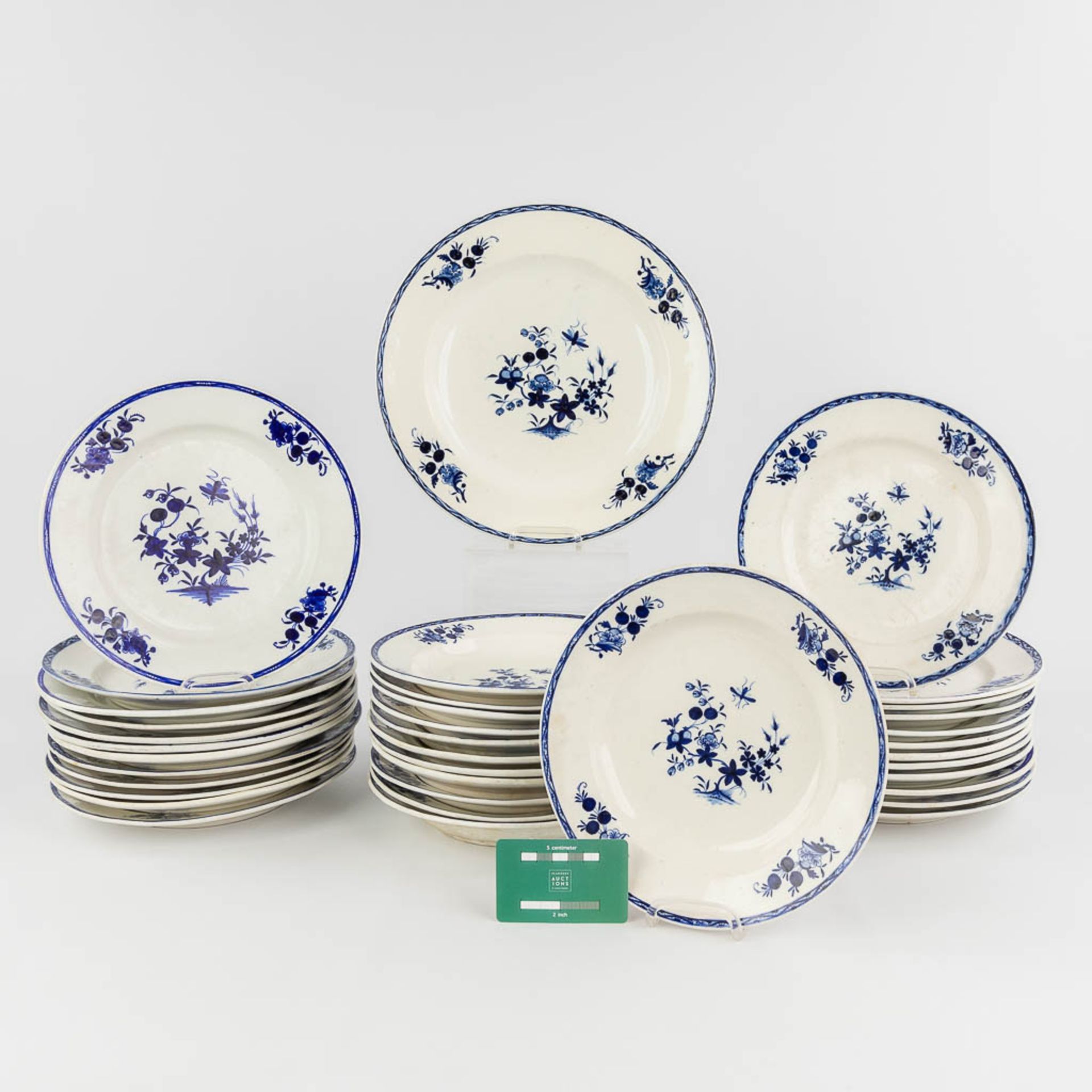 Old Doornik 'Decor ˆ la Mouche' a collection of 37 dinner plates. 18th C. (D: 30 cm) - Image 2 of 13
