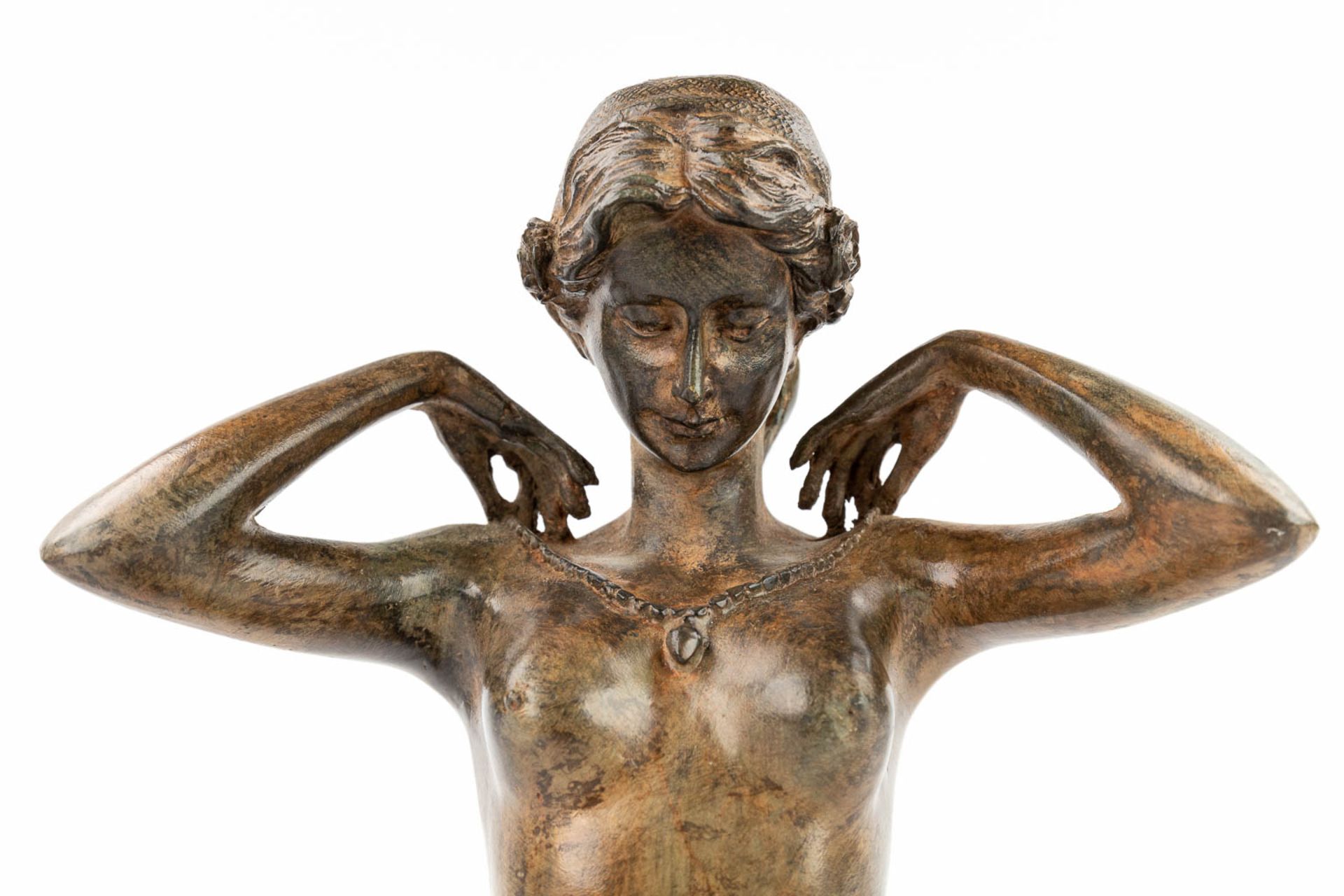 Pierre CHENET (XX-XXI) 'Seated lady' patinated bronze. (L: 13 x W: 18 x H: 28 cm) - Image 7 of 10