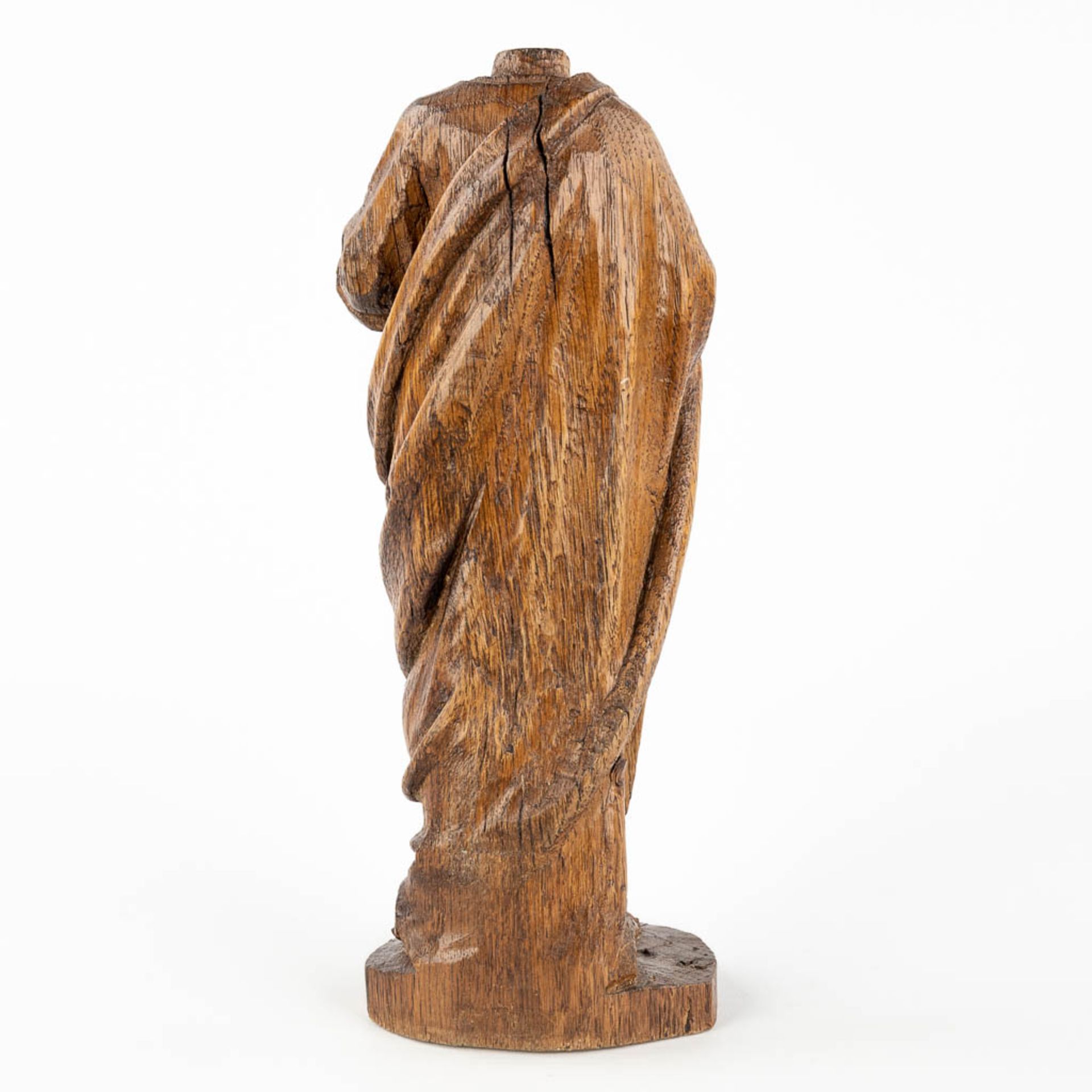 An antique wood sculpture 'Decapitated Saint John The Baptist, oak, 18th C. (L: 11 x W: 10 x H: 28 c - Image 5 of 9