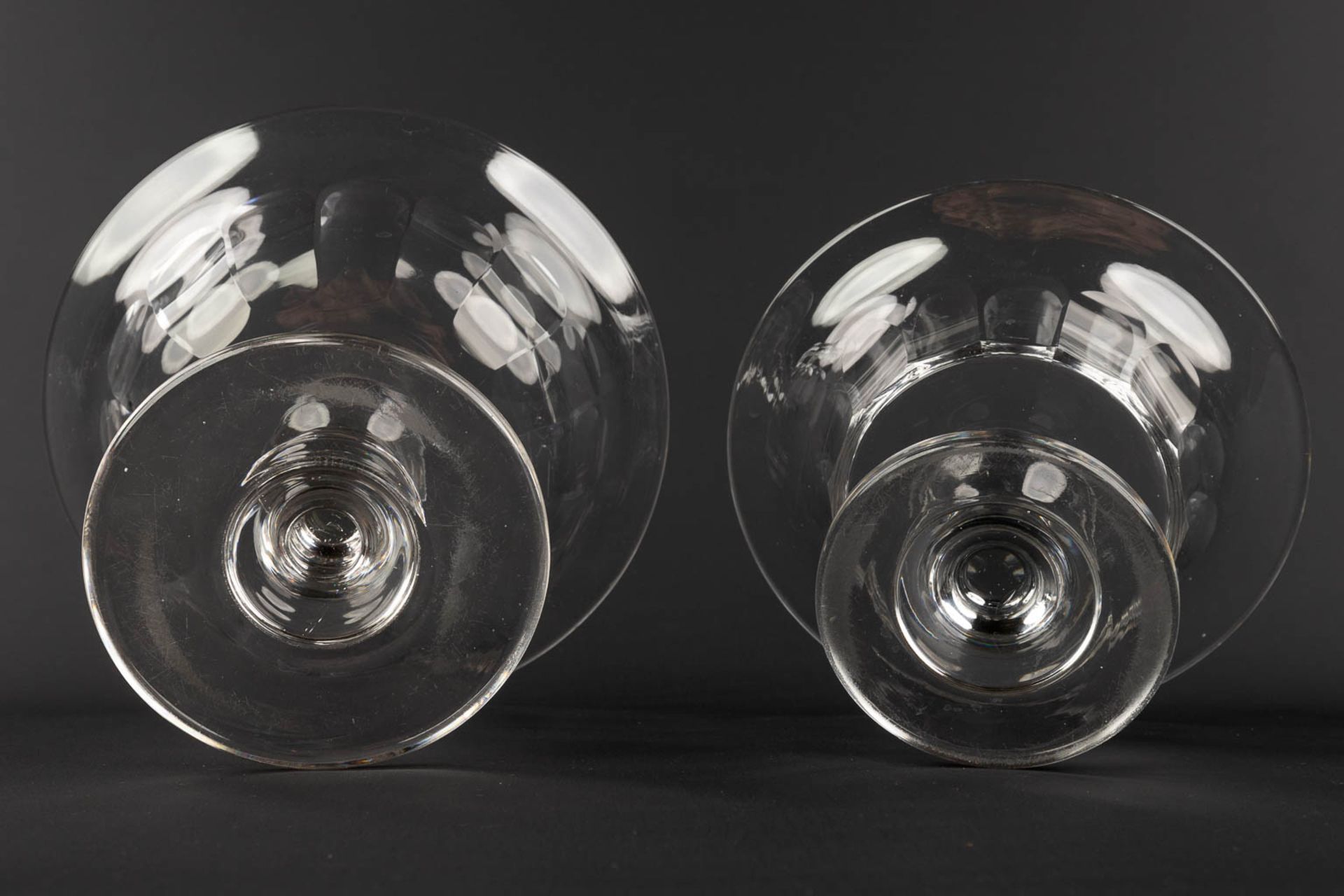 A pair of bonbonires added two bowls, antique glassware. 19th C. (H: 26,5 x D: 17,5 cm) - Image 5 of 10