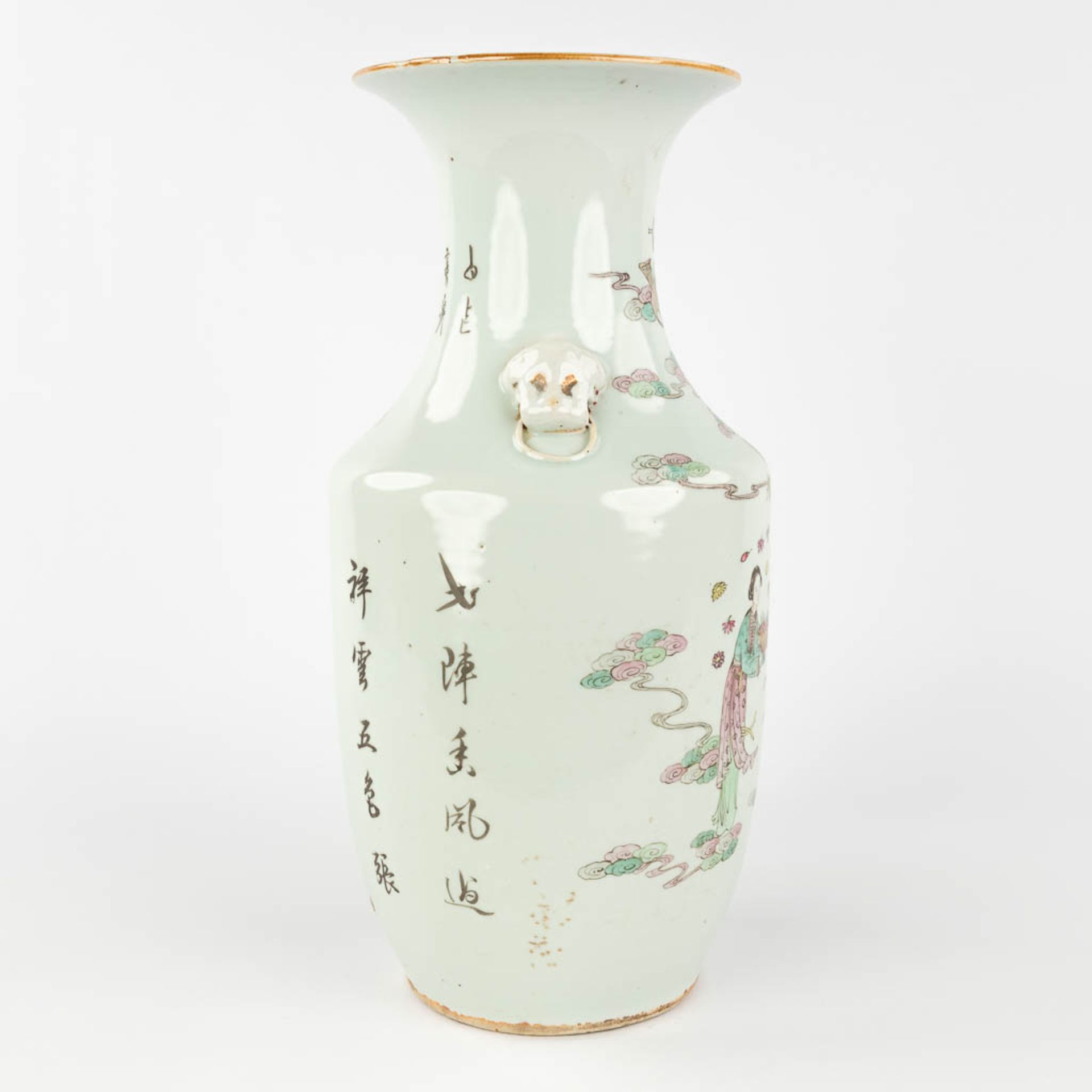 A Chinese vase, decorated with ladies. 19th/20th C. (H: 42 x D: 21 cm) - Bild 4 aus 13