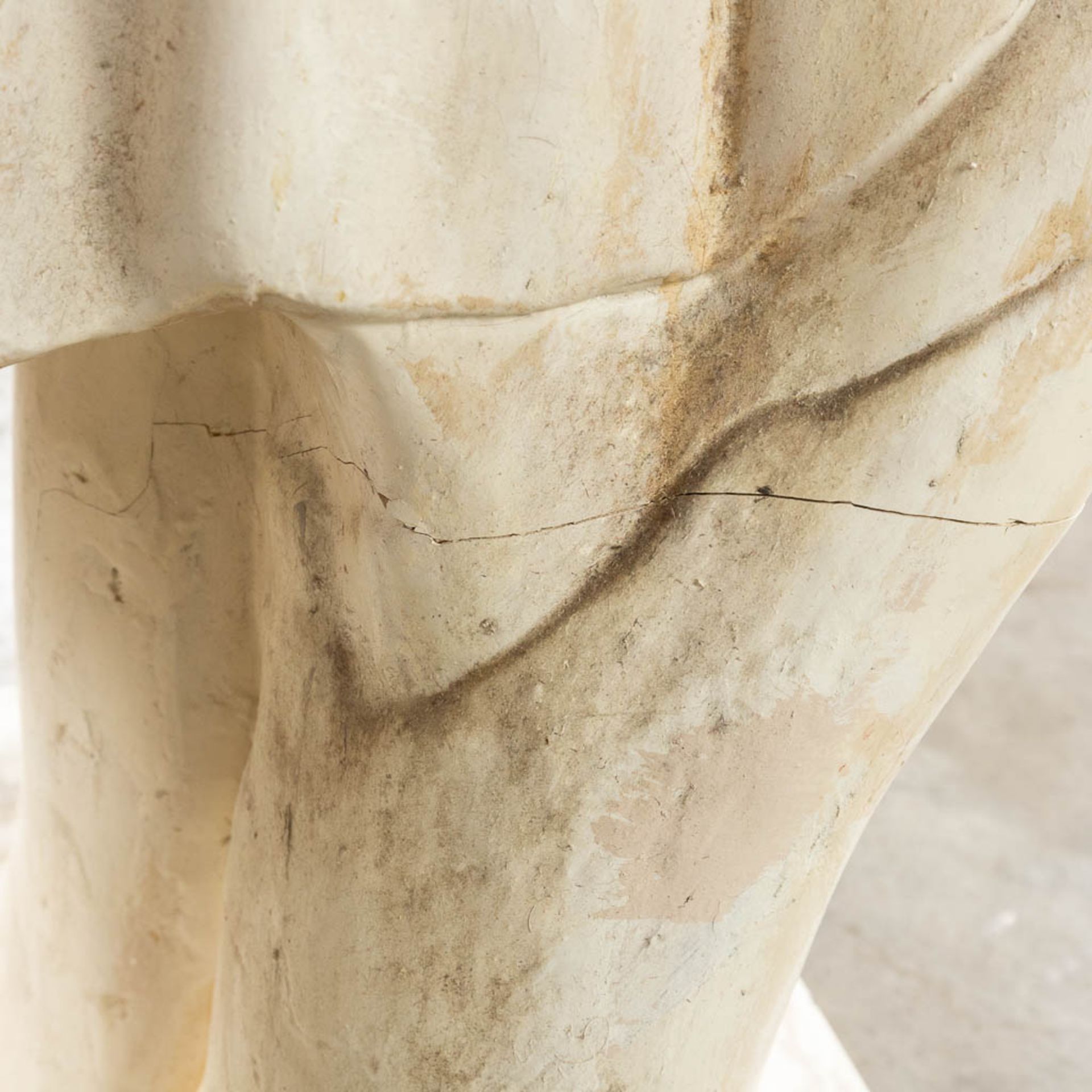 A patinated and large plaster figurine of Diana of Gabii. (L: 45 x W: 53 x H: 174 cm) - Image 10 of 10