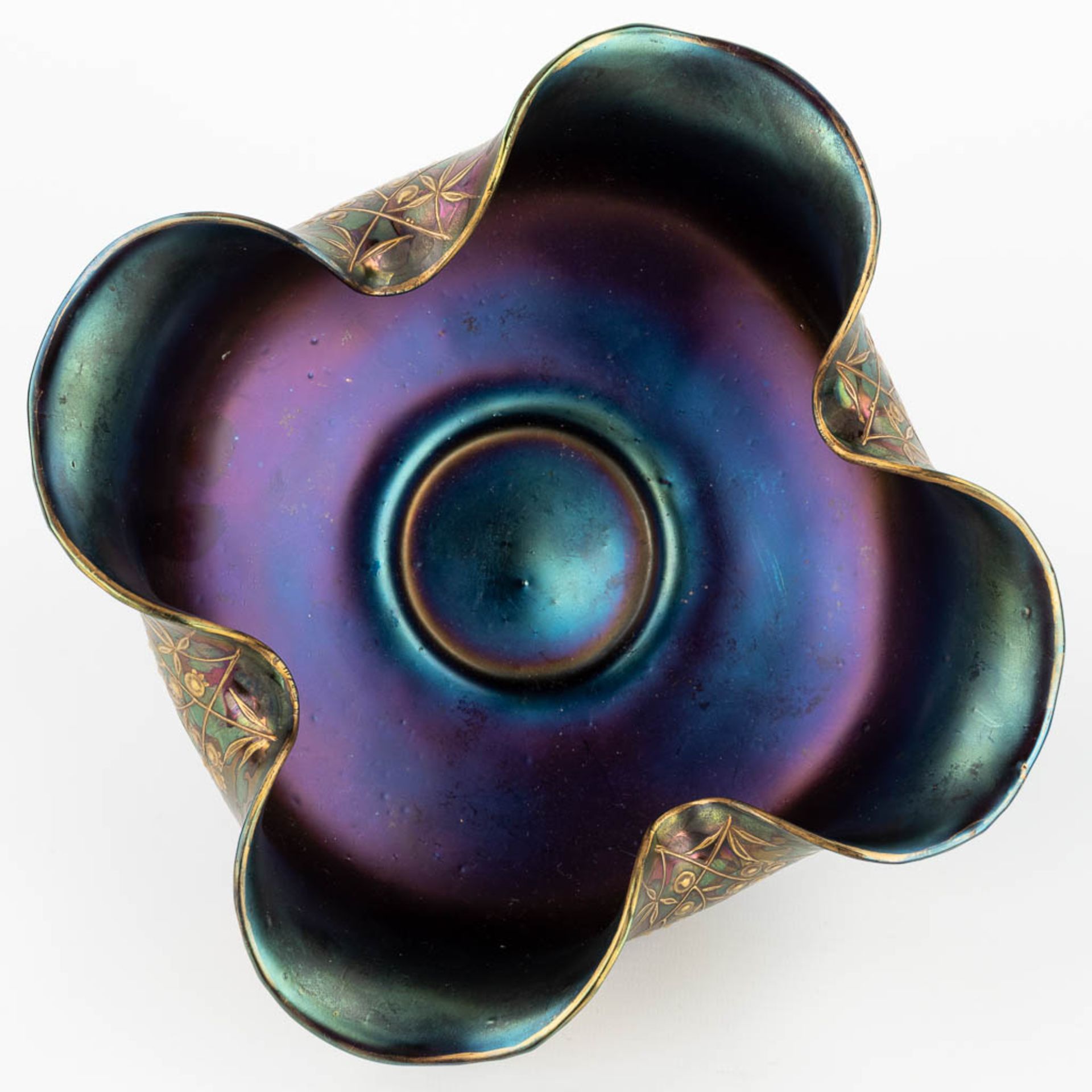 A Pâte-de-Verre glass bowl on a bronze base, Art Nouveau. (H: 12 x D: 26,5 cm) - Image 8 of 11