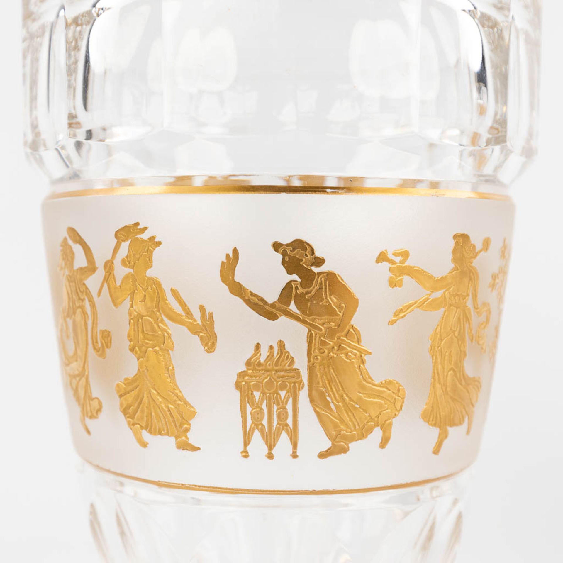 Val Saint Lambert, a collection of 32 crystal vases, 'La Dance De Flore' . (H: 22,5 x D: 12 cm) - Image 10 of 16