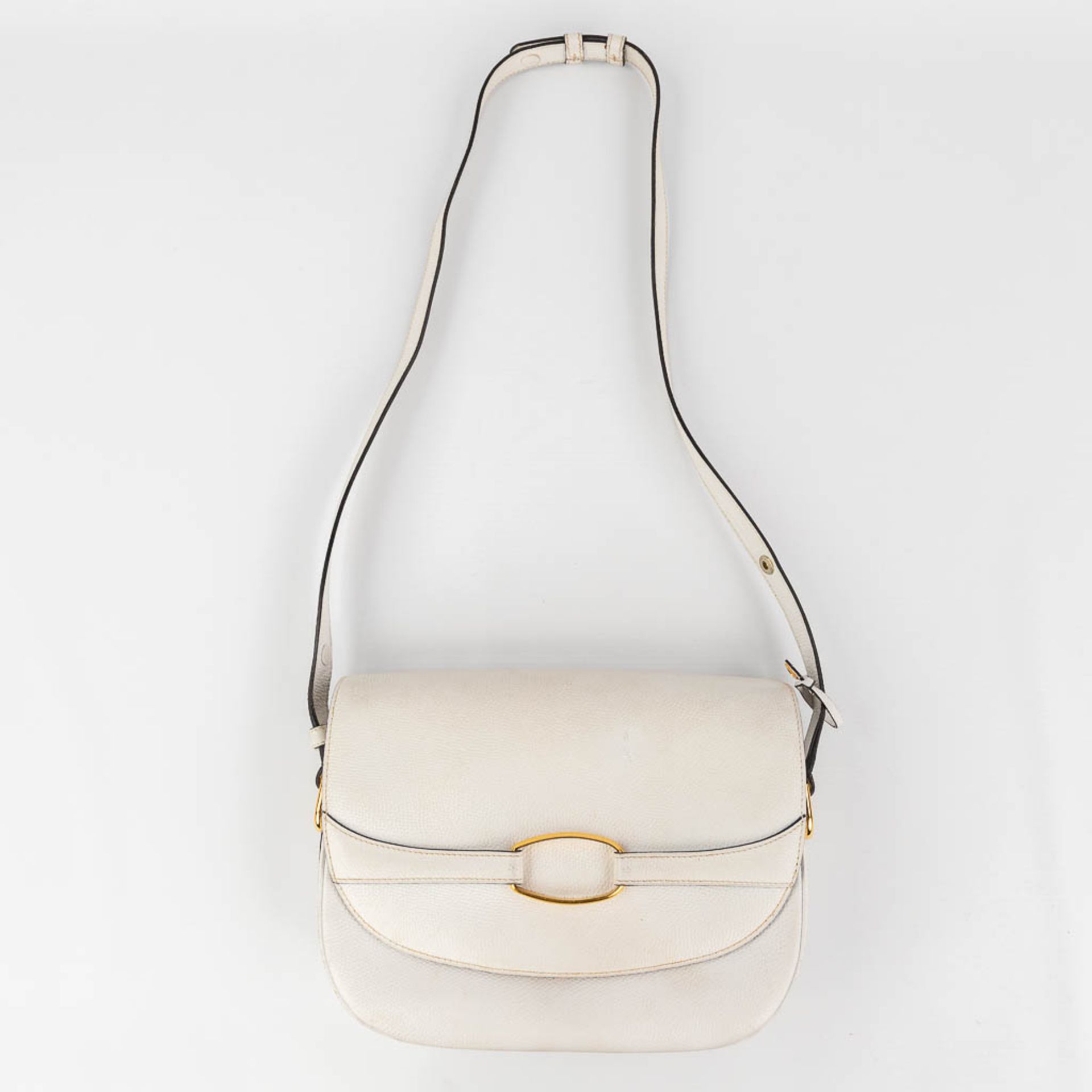 Delvaux, a handbag made of white leather with gold-plated elements. (W: 26 x H: 19 cm) - Bild 12 aus 19