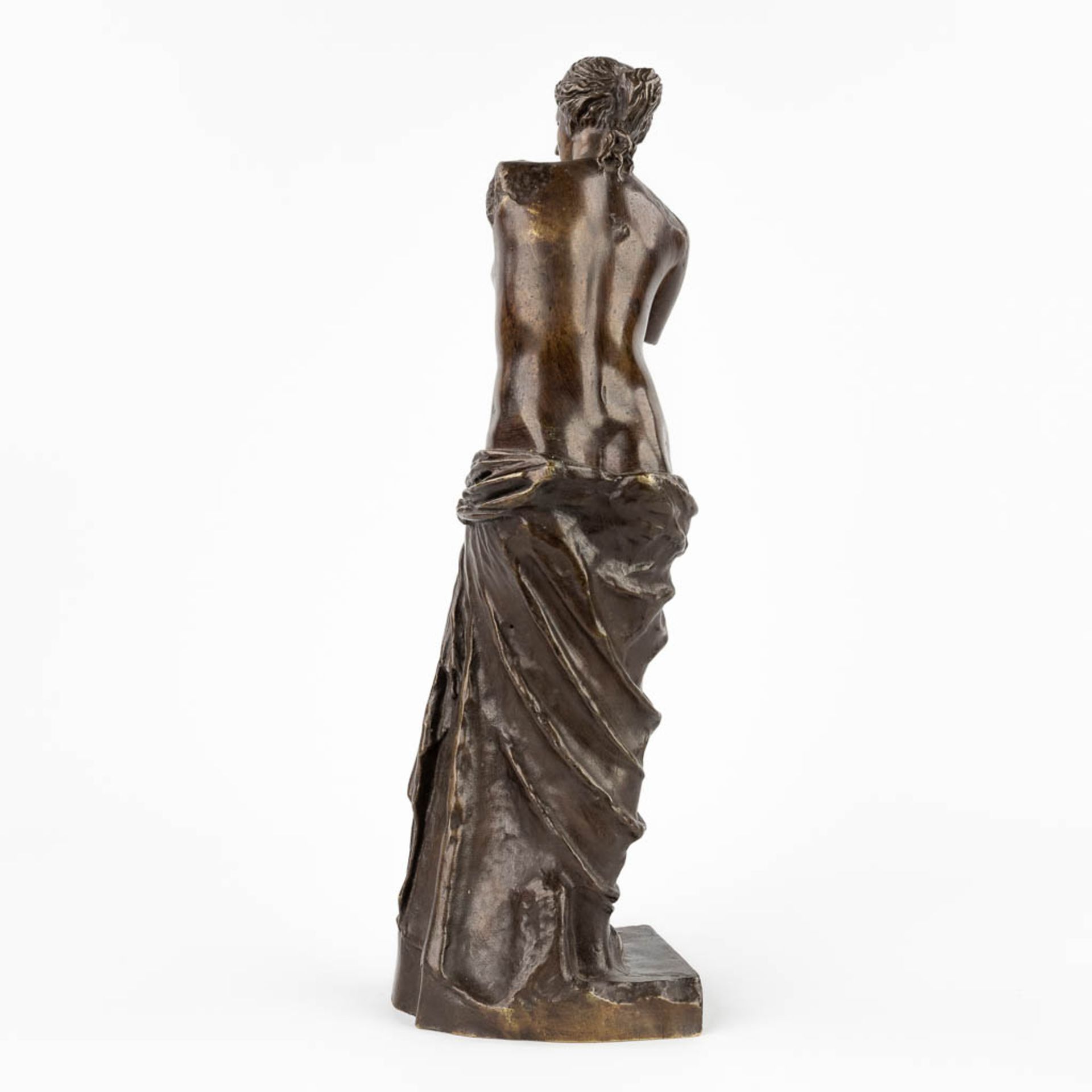 'Venus of Milo' a figurine, patinated bronze. (L: 13 x W: 13 x H: 43 cm) - Image 5 of 11