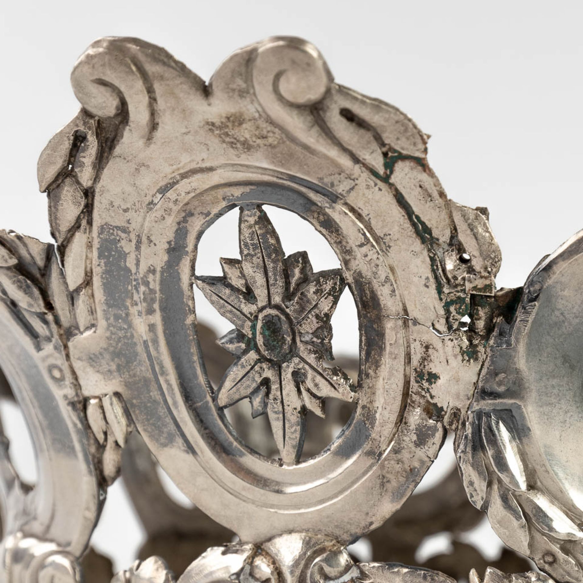 An exceptional crown, silver, Brussels, 1777, 18th C. 592g. (H: 26,5 x D: 11,5 cm) - Image 14 of 21