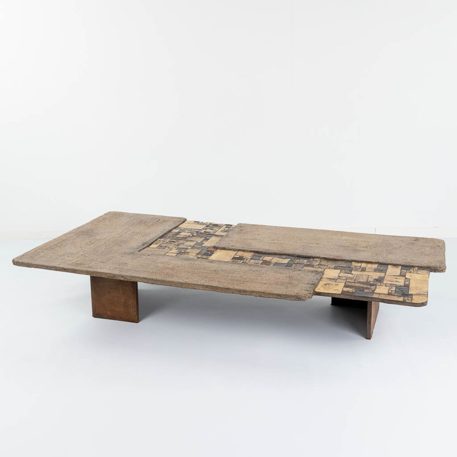 Pia MANU (XX) 'Coffee Table' gold glaze tiles and ceramics. Circa 1960. (L: 86 x W: 175 x H: 32 cm)