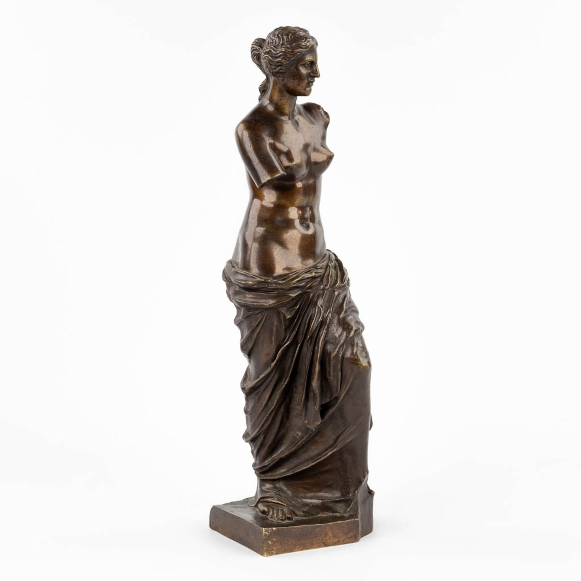 'Venus of Milo' a figurine, patinated bronze. (L: 13 x W: 13 x H: 43 cm) - Image 7 of 11