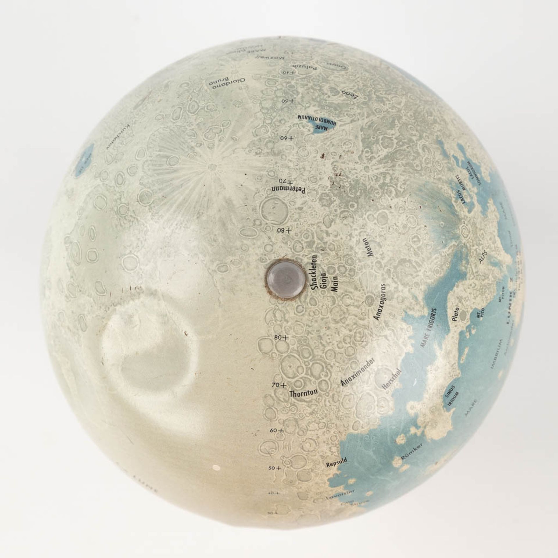 The earth and the moon, a set of 2 globes, circa 1960. (H: 42 x D: 30 cm) - Image 17 of 18