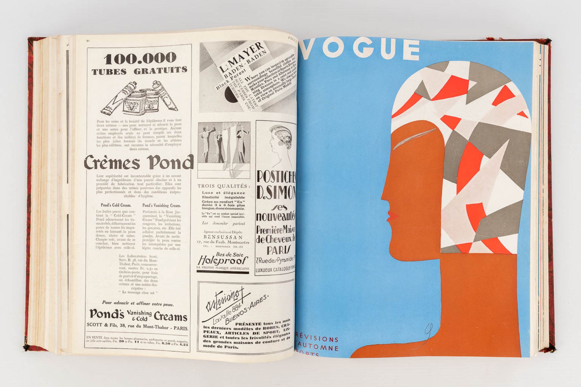 An assembled book with the Vogue magazine, 1929. (L: 5 x W: 25,5 x H: 31,5 cm) - Image 9 of 18