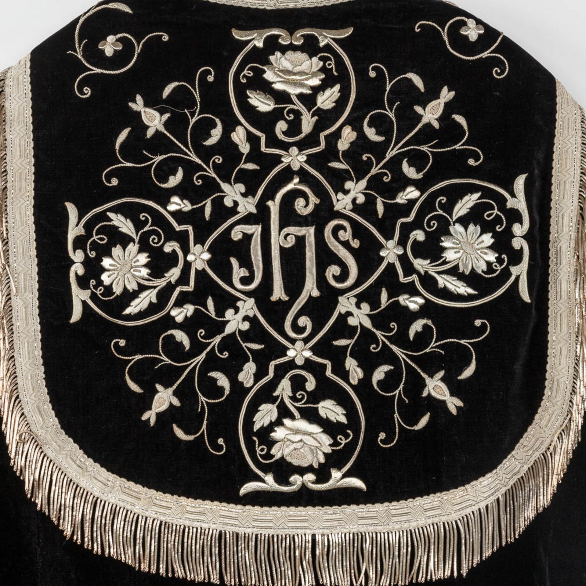 A Cope, Roman Chasuble, Stola, Brusa and Chalice Veil, Decorated with the IHS logo - Image 4 of 14
