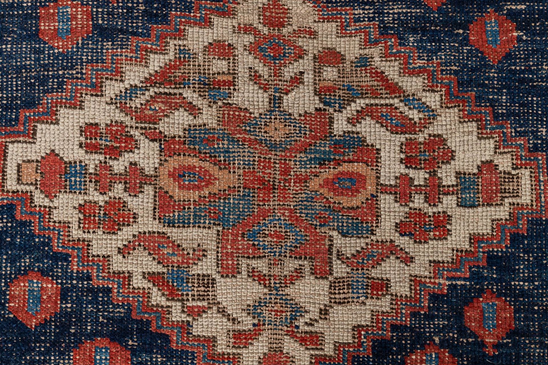 A collection of 2 Oriental hand-made carpets. Probably Caucasian. (L: 277 x W: 115 cm) - Image 4 of 12