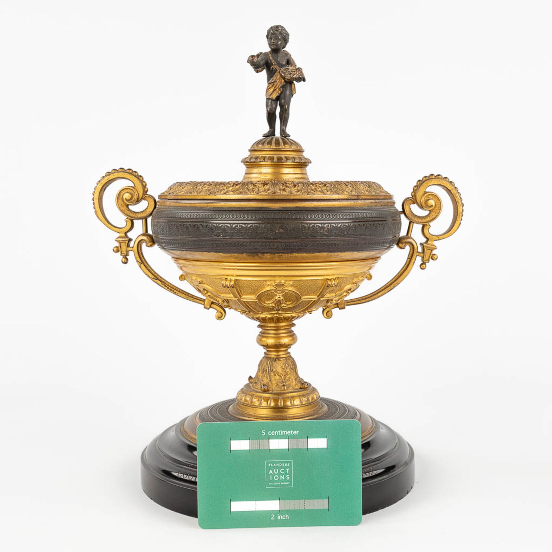 An antique trophy, made of gilt and patinated bronze. 19th C. (L: 16 x W: 22 x H: 27 cm) - Image 2 of 14