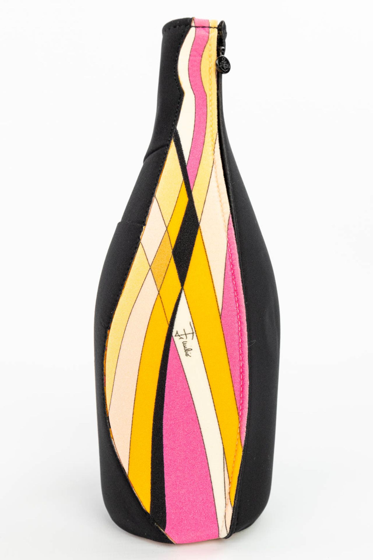 A bottle of Veuve Clicquot Ponsardin 1996 'La Grande Dame' limited edition by Emilio Pucci. - Bild 6 aus 14
