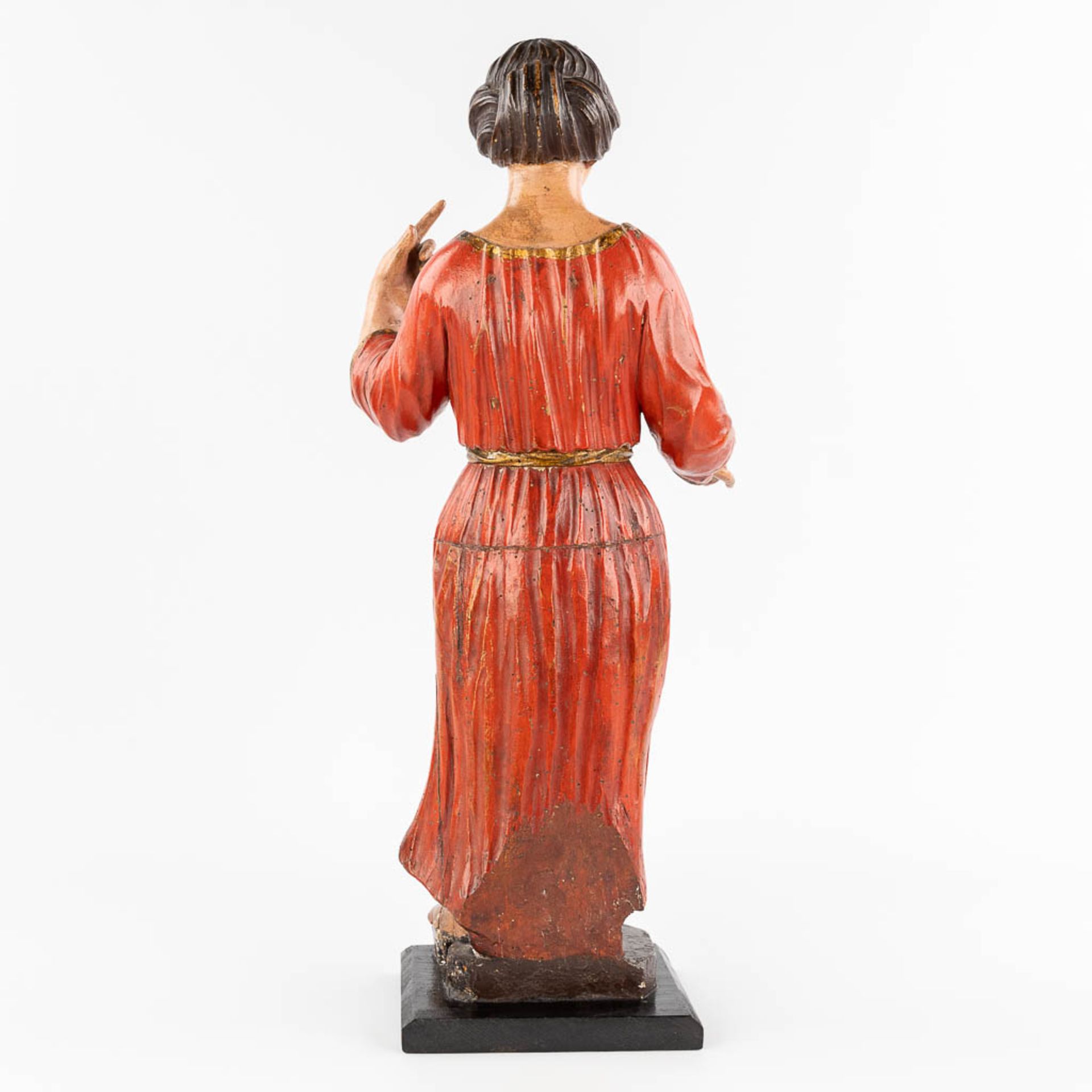 An antique wood-sculptured and polychrome figurine of a noble lady. 18th/19th C. (L: 20 x W: 25 x H: - Image 5 of 14