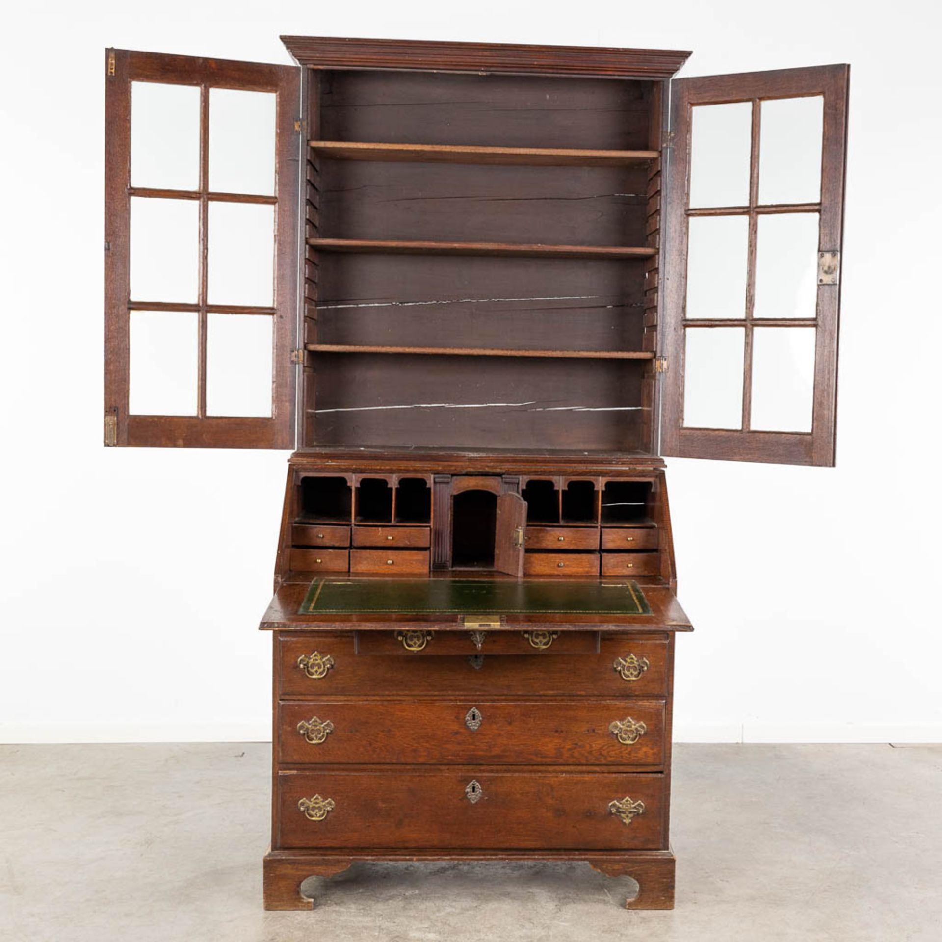 A secretaire with a display cabinet/library, oak, 19th C. (L: 98 x W: 57 x H: 212 cm) - Image 5 of 14