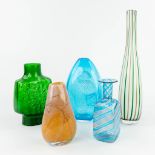 A collection of 5 glass vases, made in Murano, Italy and Scandinavia. (H: 45 x D: 10 cm)
