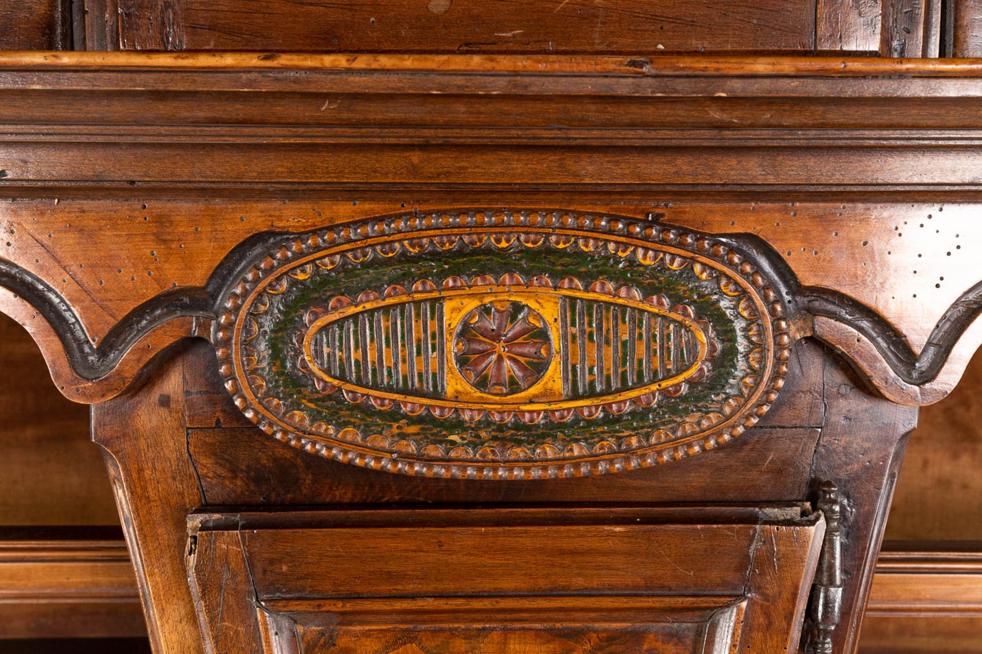 A Buffet, vaisselier, walnut with a standing clock, France, 18th C. (L: 60 x W: 180 x H: 298 cm) - Image 9 of 22