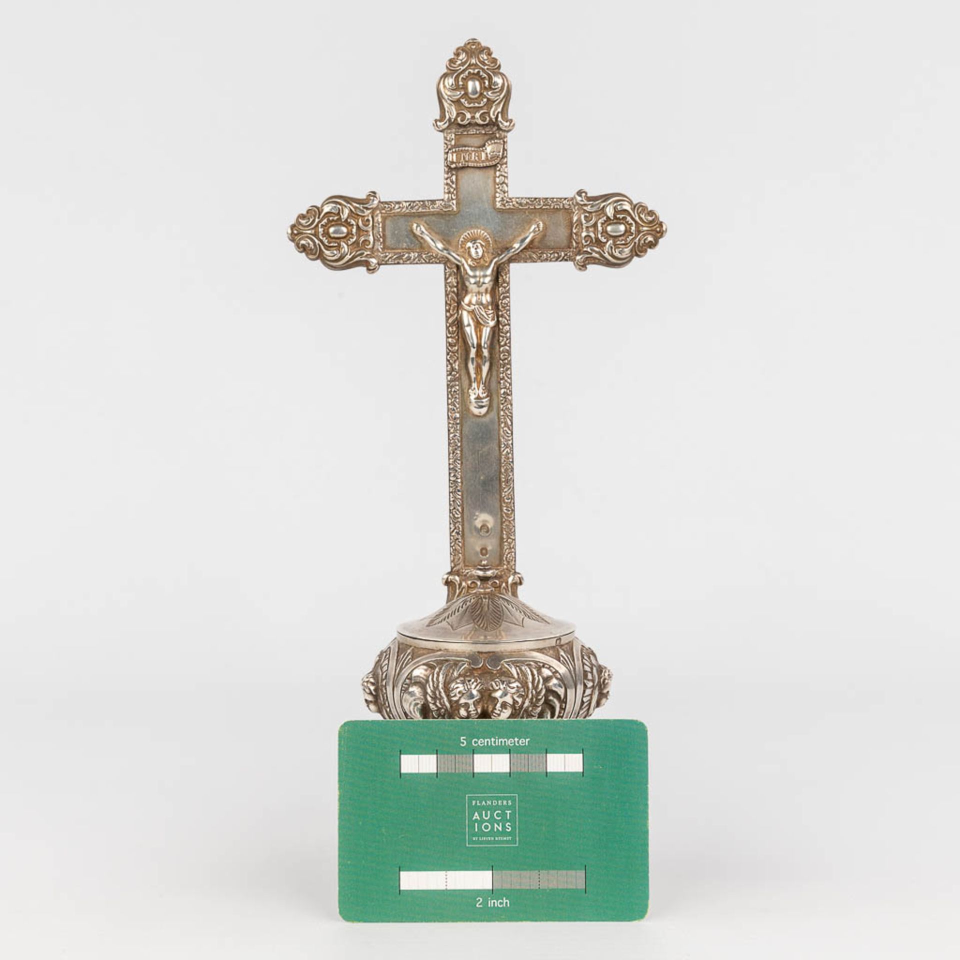 A crucifix made of silver, France, 19th C. 236g. Alexis Renaud. (W: 12 x H: 25 cm) - Image 2 of 16