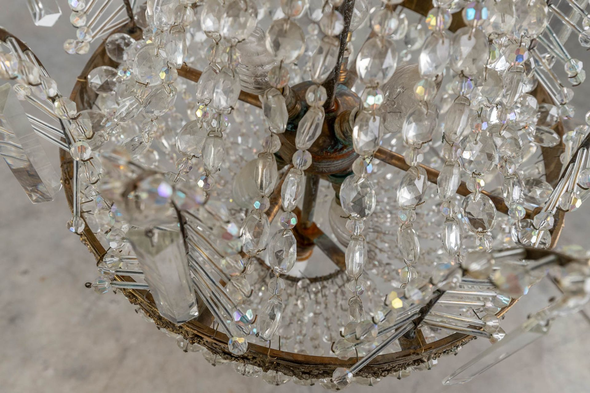 A chandelier 'Sac A Perles' decorated with tiny ram's heads. 20th century. (H: 83 x D: 42 cm) - Bild 10 aus 10