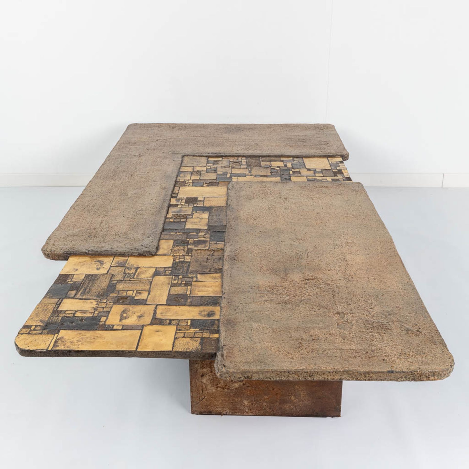 Pia MANU (XX) 'Coffee Table' gold glaze tiles and ceramics. Circa 1960. (L: 86 x W: 175 x H: 32 cm) - Image 12 of 19