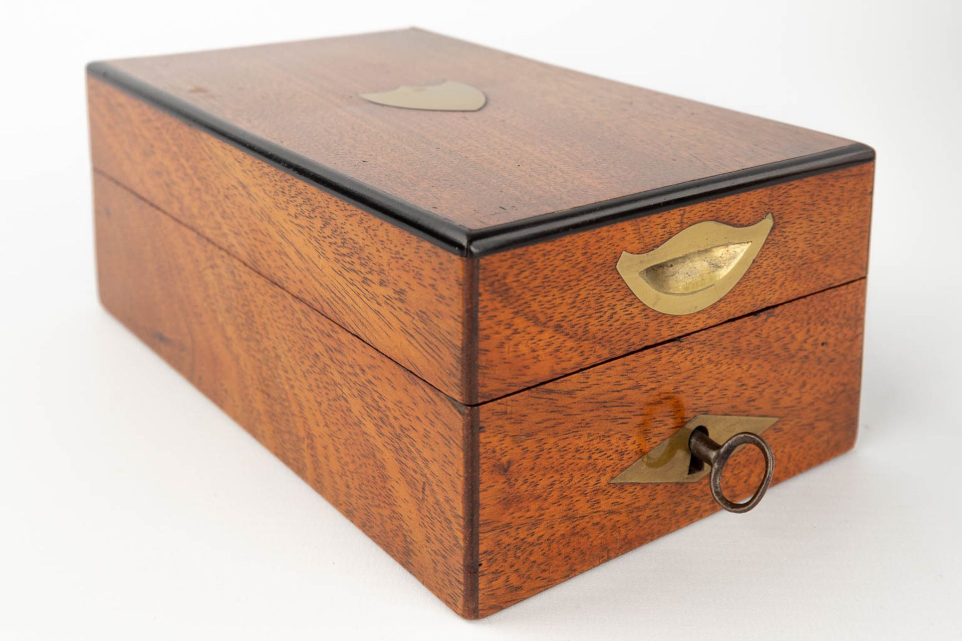 A collection of 5 antique storage boxes, 'Répondre and Répondues', Domino game and jewellery boxes. - Image 8 of 10