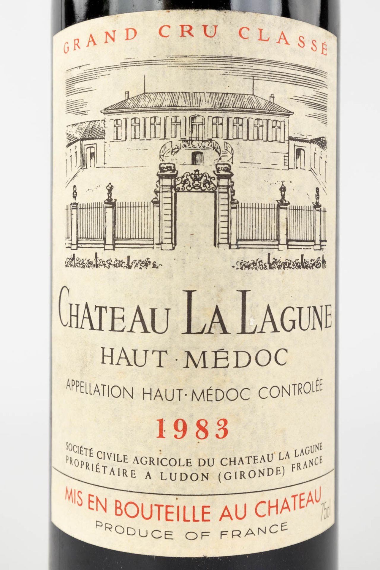 Château Chasse Spleen Mouilis en Médoc, 1974, 4 bottles. Château La Lagune Haut Médoc 1983, 1 bottle - Bild 18 aus 22