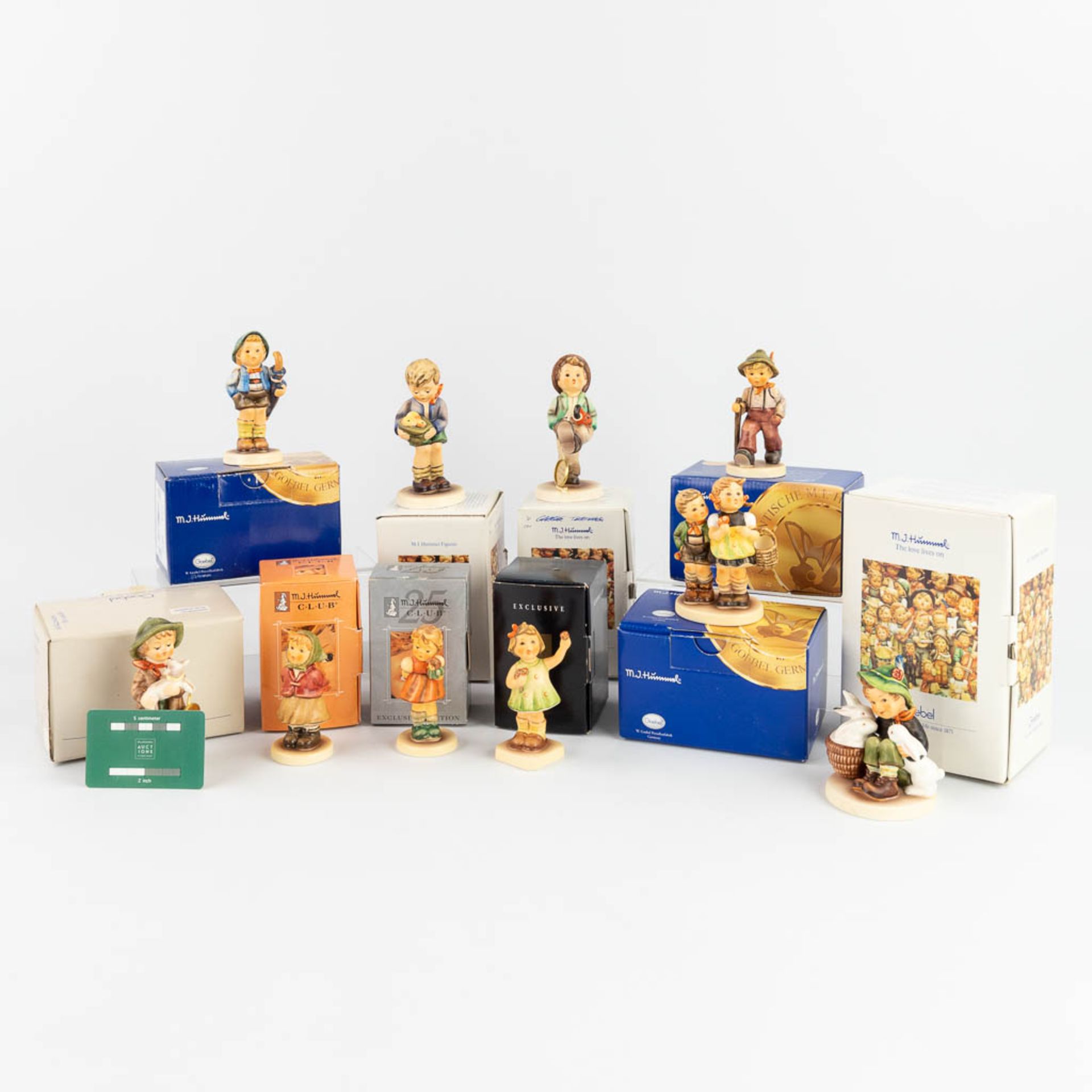 Hummel, a collection of 10 figurines in the original boxes. (H: 13 cm) - Image 2 of 20