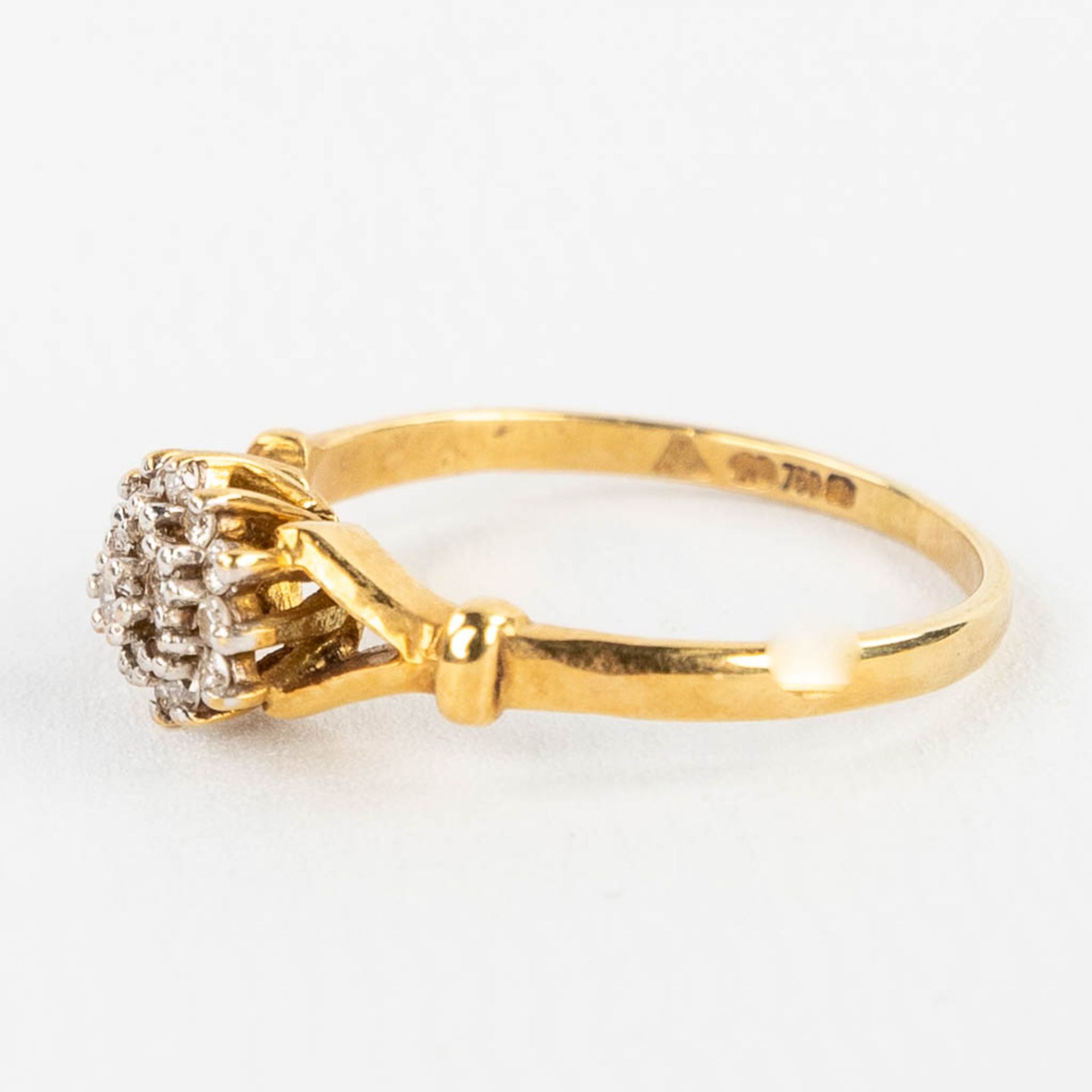 A yellow gold ring with brilliants. 18 karat. 2,81g. size: 56. - Image 8 of 12