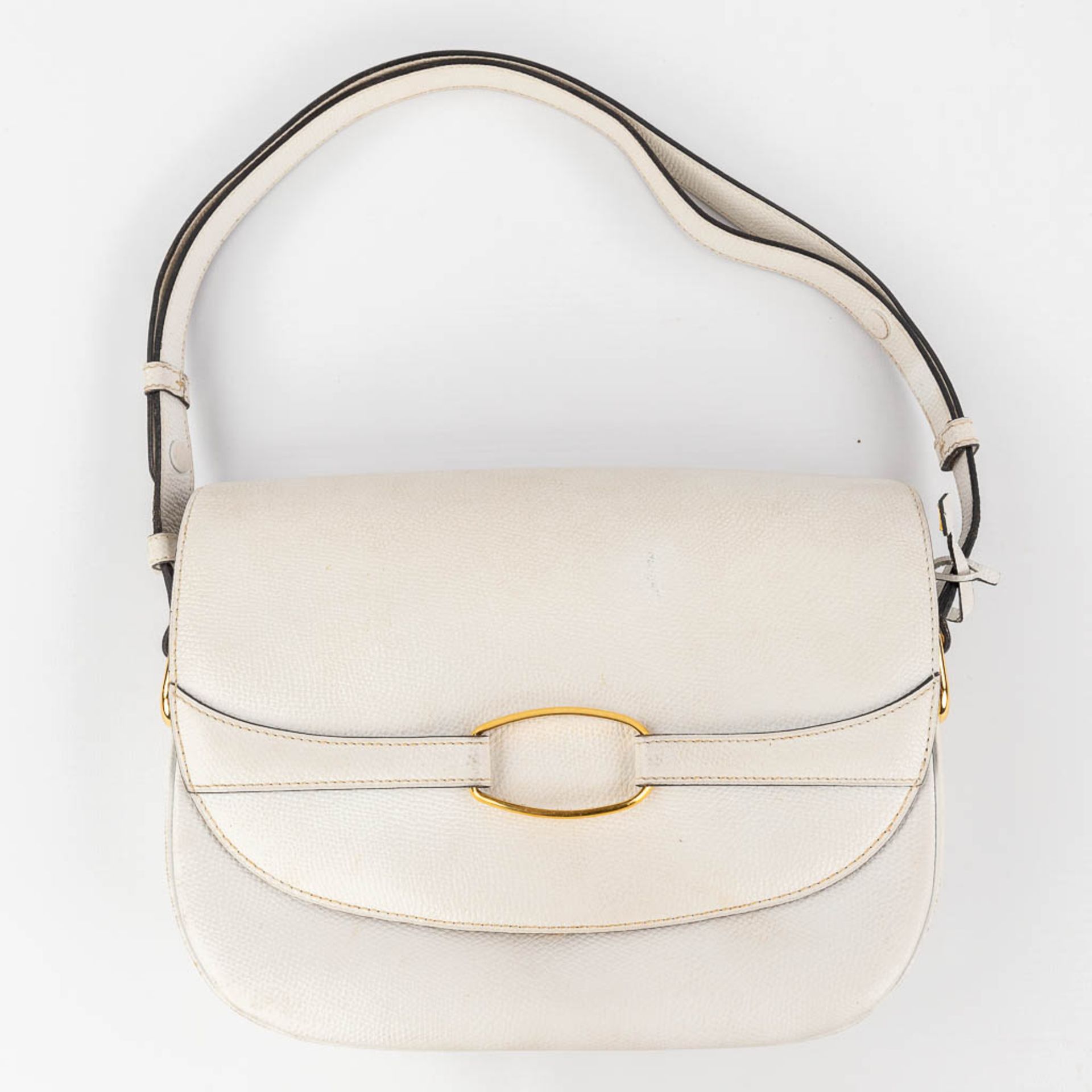 Delvaux, a handbag made of white leather with gold-plated elements. (W: 26 x H: 19 cm) - Image 11 of 19