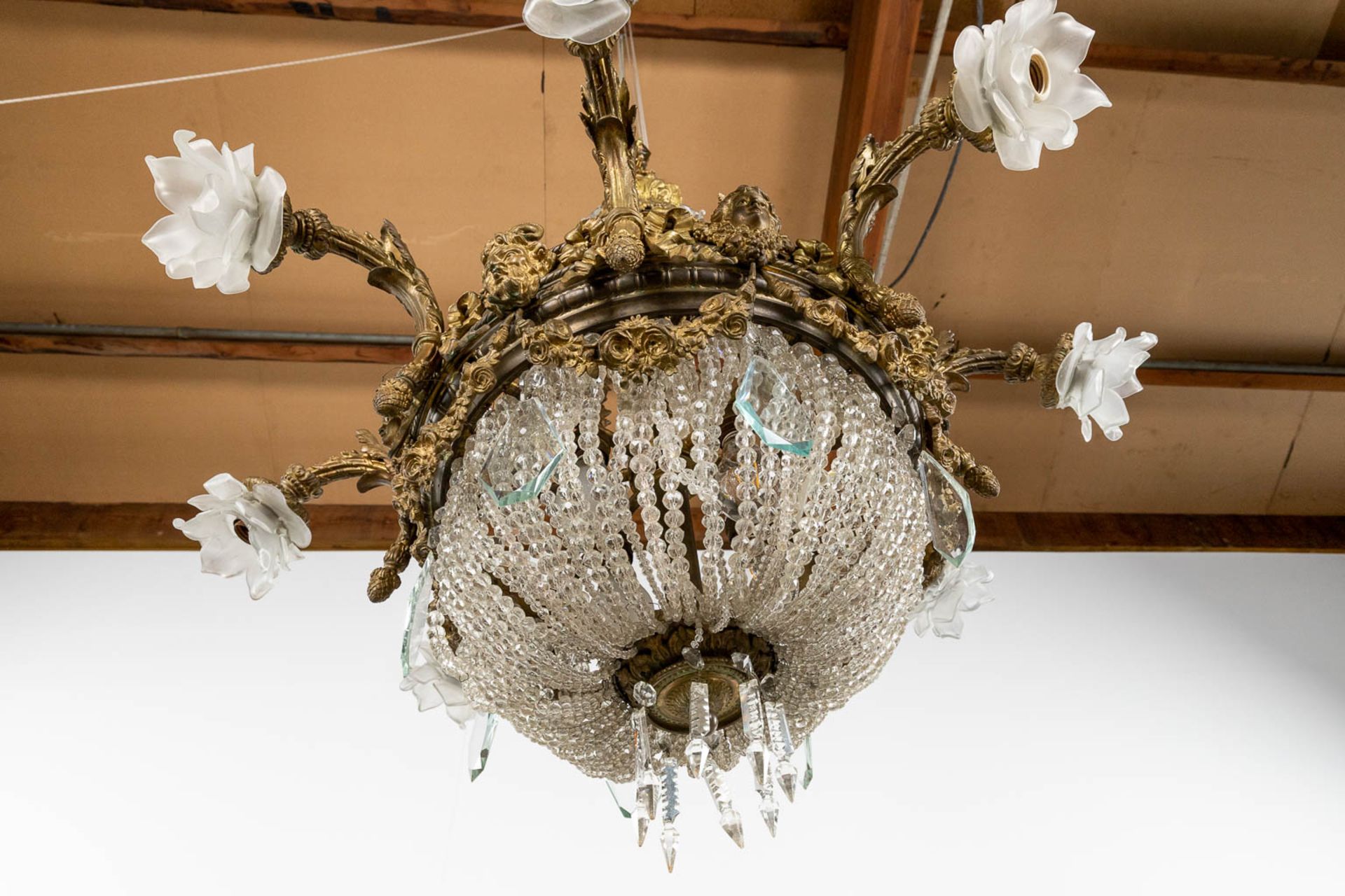 A large chandelier 'Sac ˆ Perles', bronze and glass. Circa 1900. (H: 100 x D: 100 cm) - Image 12 of 15