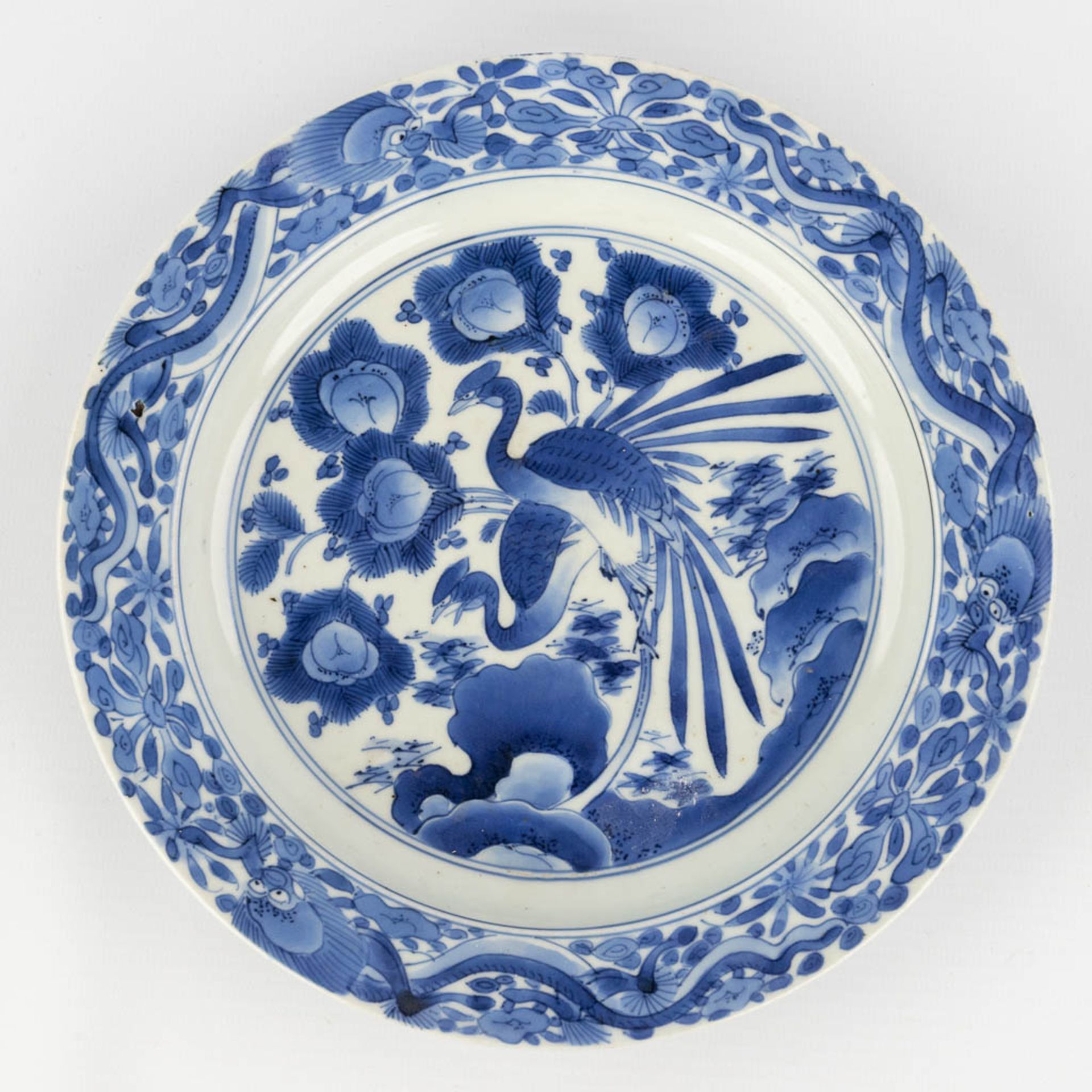 A collection of 10 Chinese porcelain plates with blue-white decor. 19th/20th century. (D: 35 cm) - Bild 13 aus 23