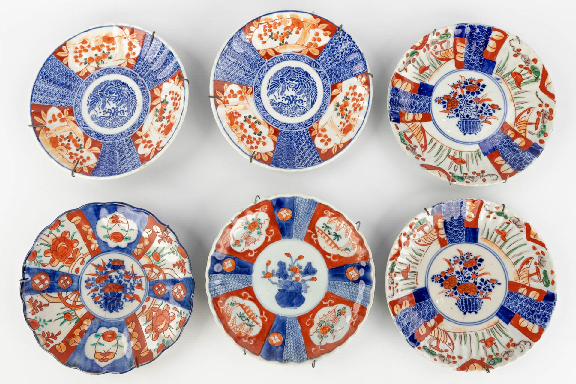 An assembled collection of Japanese Imari and Kutani porcelain. 19th/20th century. (H: 35 x D: 19 cm - Image 19 of 22