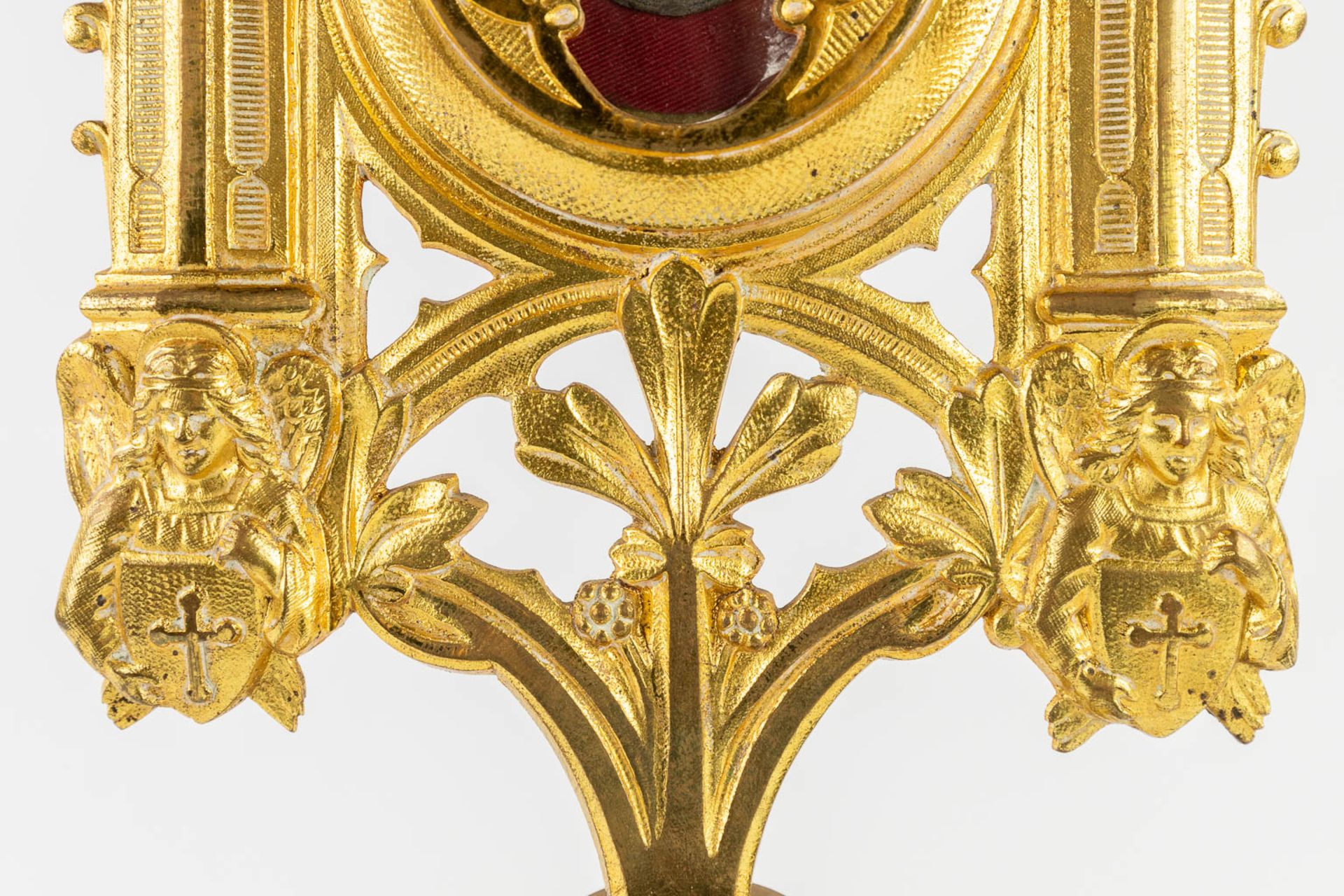 A sealed theca with relic 'De Spongia DNJC' in a bronze monstrance in a gothic revival style. 1858. - Image 10 of 17