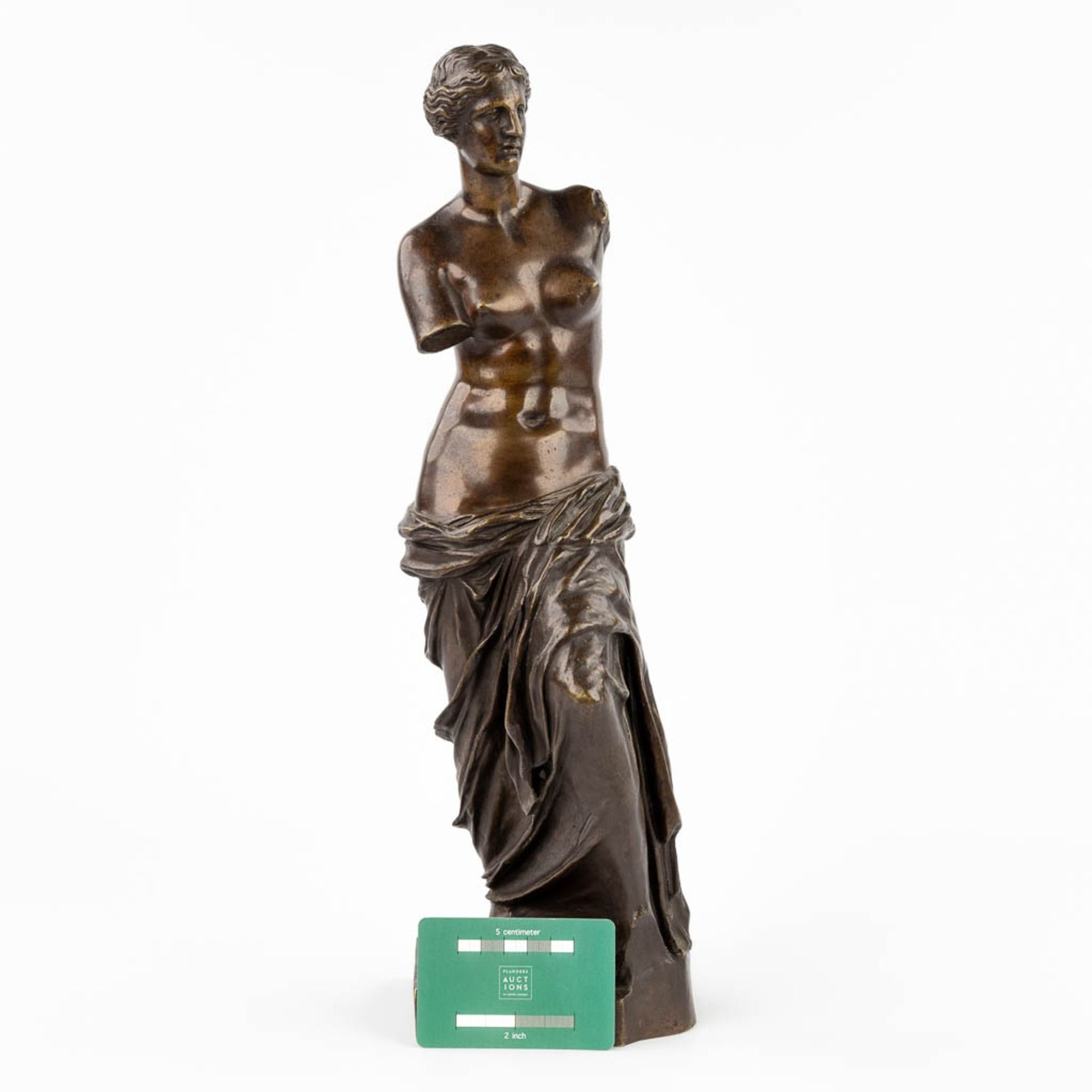 'Venus of Milo' a figurine, patinated bronze. (L: 13 x W: 13 x H: 43 cm) - Image 2 of 11