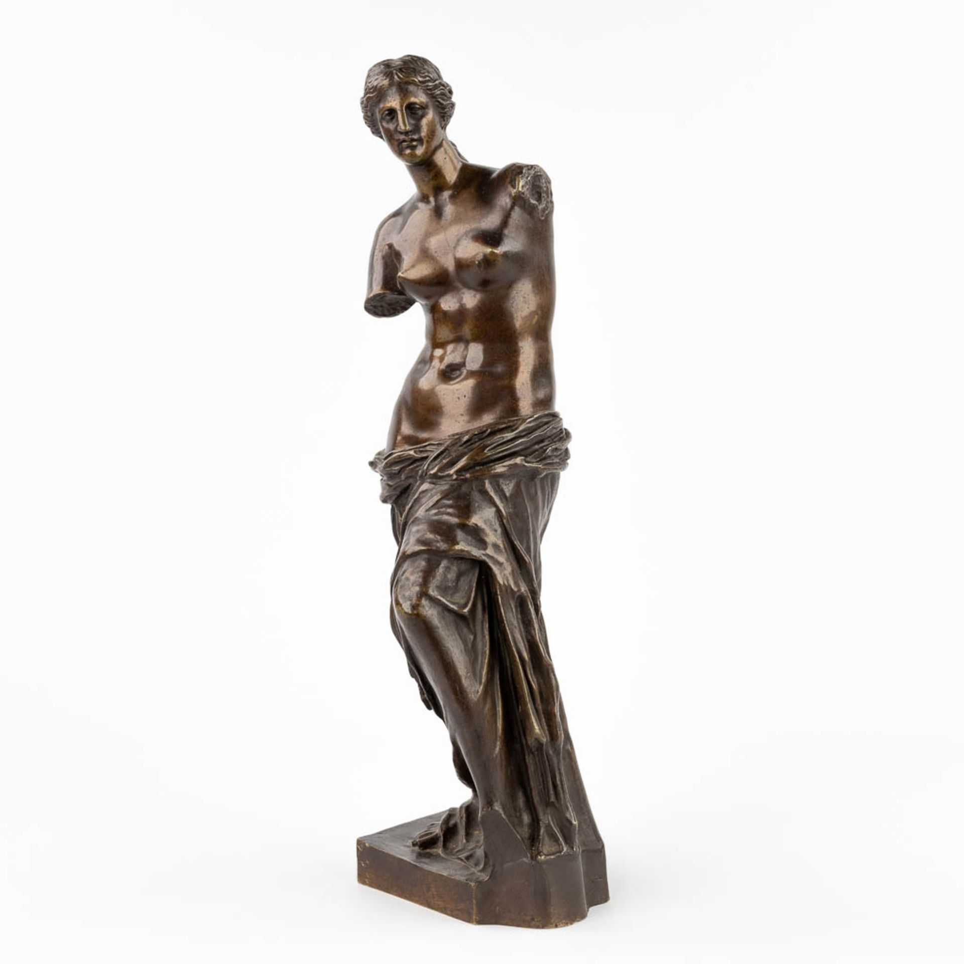 'Venus of Milo' a figurine, patinated bronze. (L: 13 x W: 13 x H: 43 cm) - Image 3 of 11