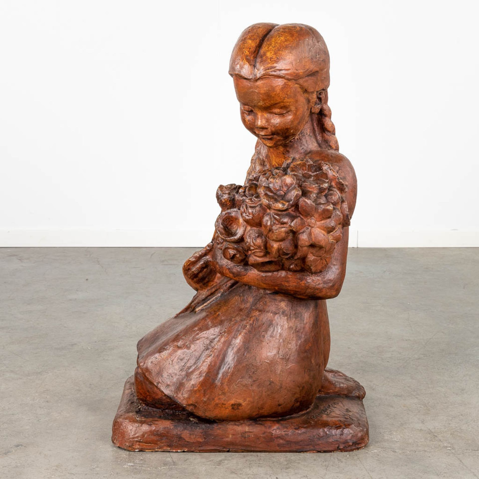 Koos VAN DER KAAIJ (1900-1976) 'Flower Girl' terracotta. (L: 35 x W: 47 x H: 77 cm) - Image 3 of 12