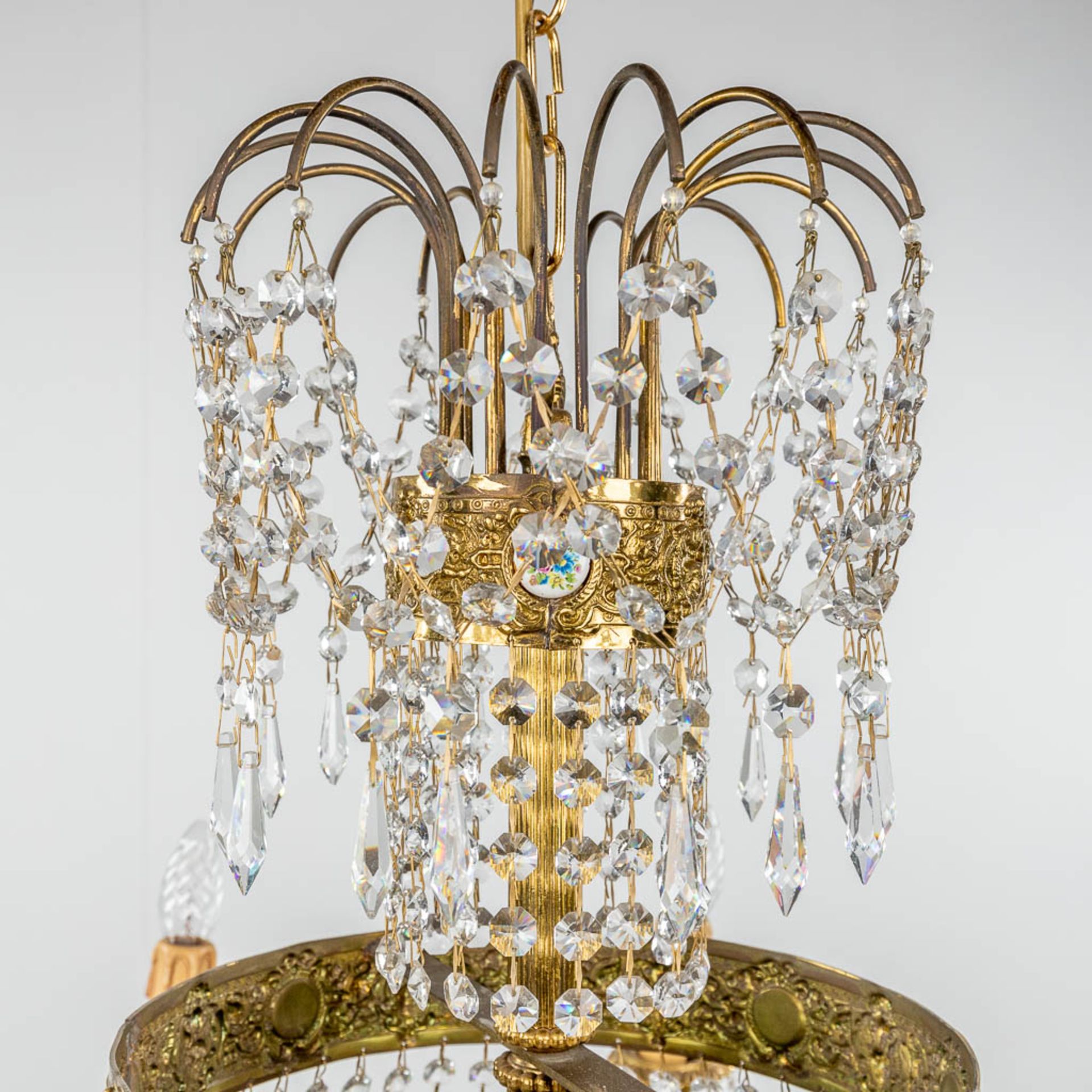 A brass and glass chandelier 'Robe ˆ Perles', finished with small porcelain plaques. 20th C. (H: 100 - Image 6 of 14