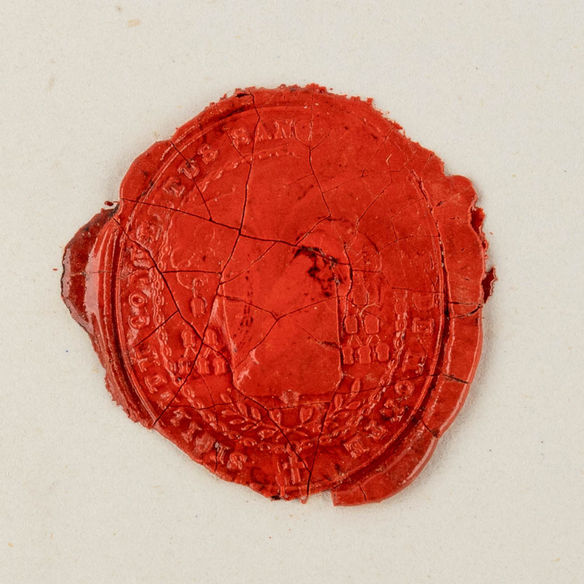 A sealed theca with relics Ex Ossibus S. Jacobi Major Ap, S. Simoni Ap. S. Marci Ev. (D: 3,9 cm) - Image 5 of 5