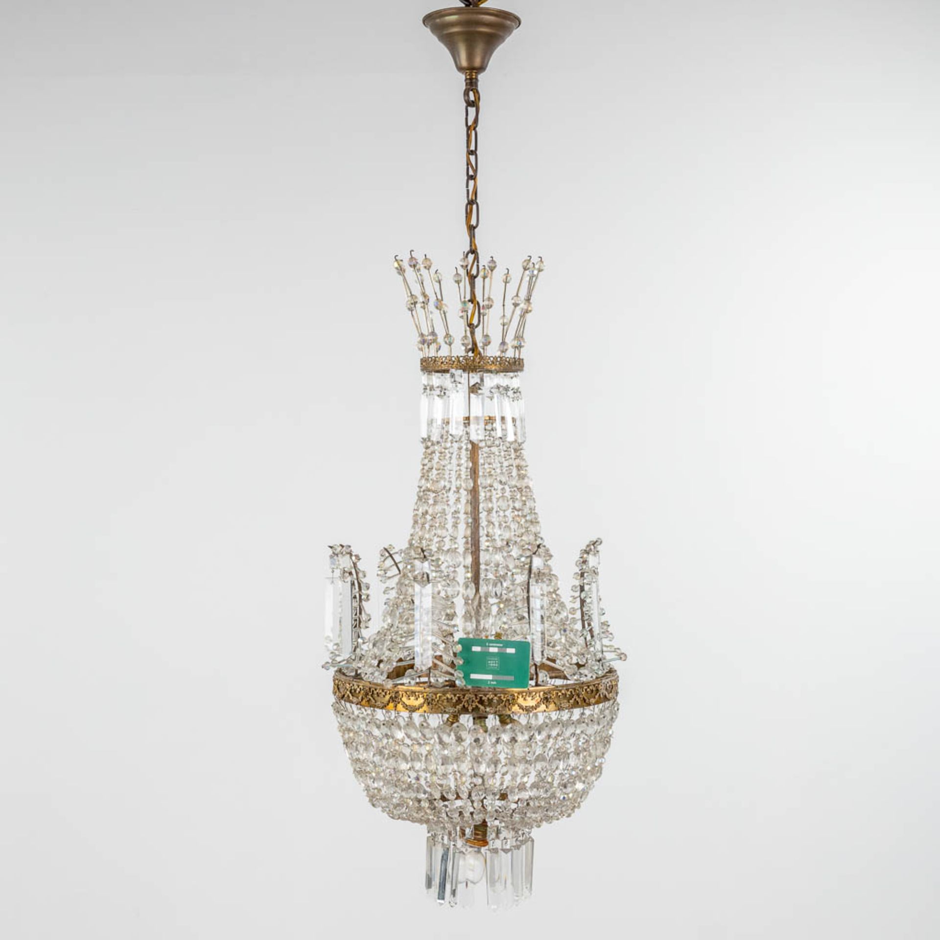 A chandelier 'Sac A Perles' decorated with tiny ram's heads. 20th century. (H: 83 x D: 42 cm) - Bild 2 aus 10