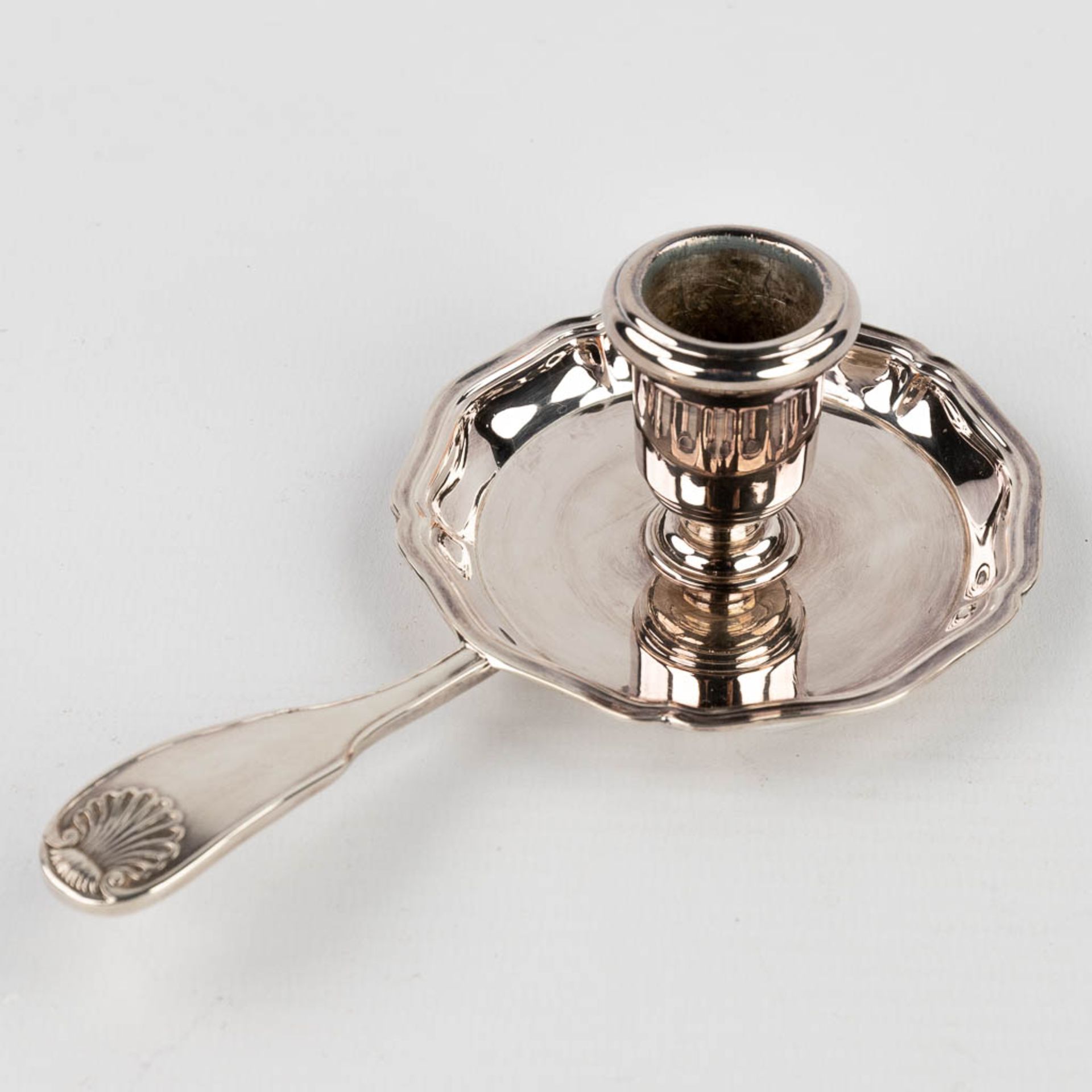 A collection of toilet accessories and goods, crystal, silver and silver-plated metal. (H: 12 cm) - Image 17 of 19