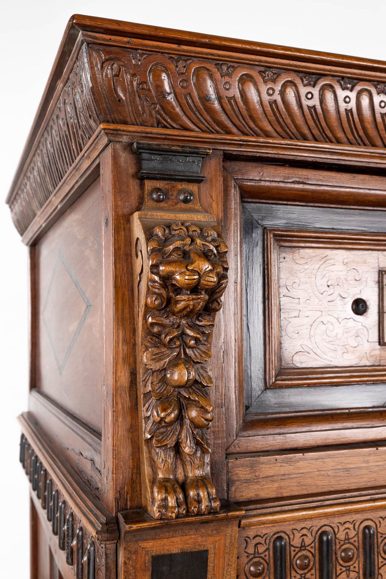 An antique 4-door cabinet 'Flemish Renaissance' oak and ebony, 18th C. (L: 68 x W: 162 x H: 144 cm) - Image 3 of 18