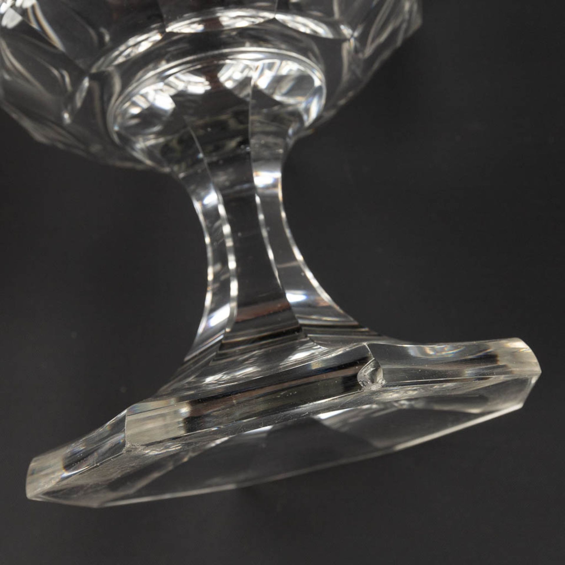 A pair of bonbonires added two bowls, antique glassware. 19th C. (H: 26,5 x D: 17,5 cm) - Image 9 of 10