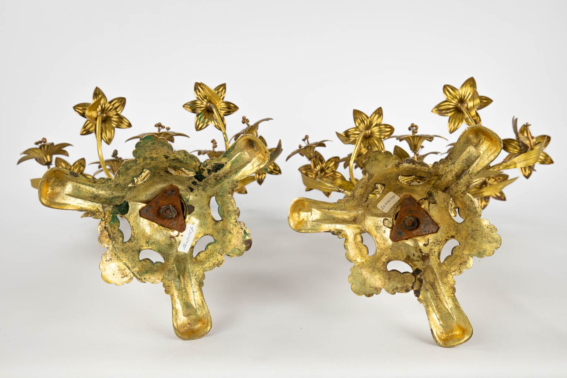 A pair of Church candlesticks, bronze and decorated with flowers. (L: 23 x W: 38 x H: 53 cm) - Image 7 of 13