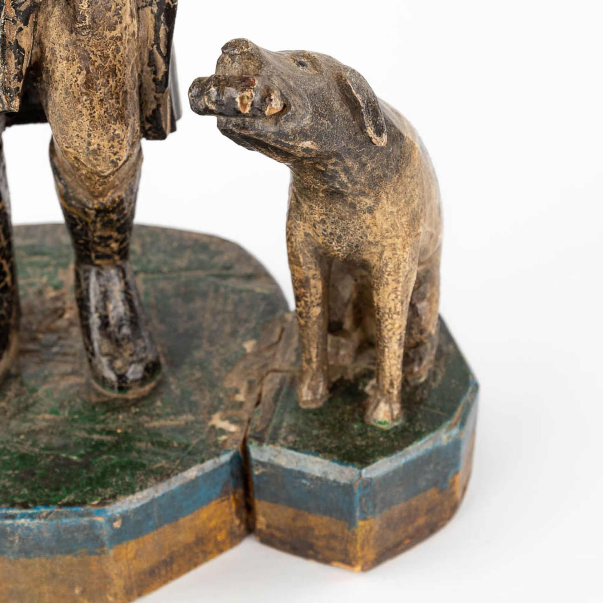 An antique wood sculpture 'Saint Rochus and his dog'. 19th C. (L: 14 x W: 19,5 x H: 37 cm) - Image 11 of 11