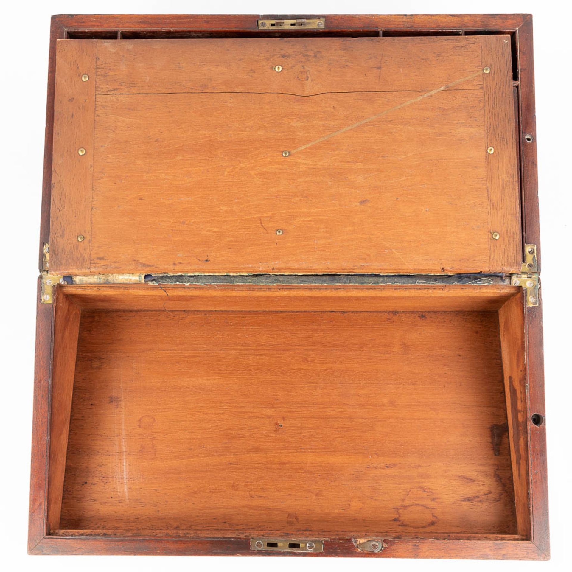 An antique English 'Slope Desk', 19th C. (L: 24,5 x W: 45 x H: 16 cm) - Image 7 of 18