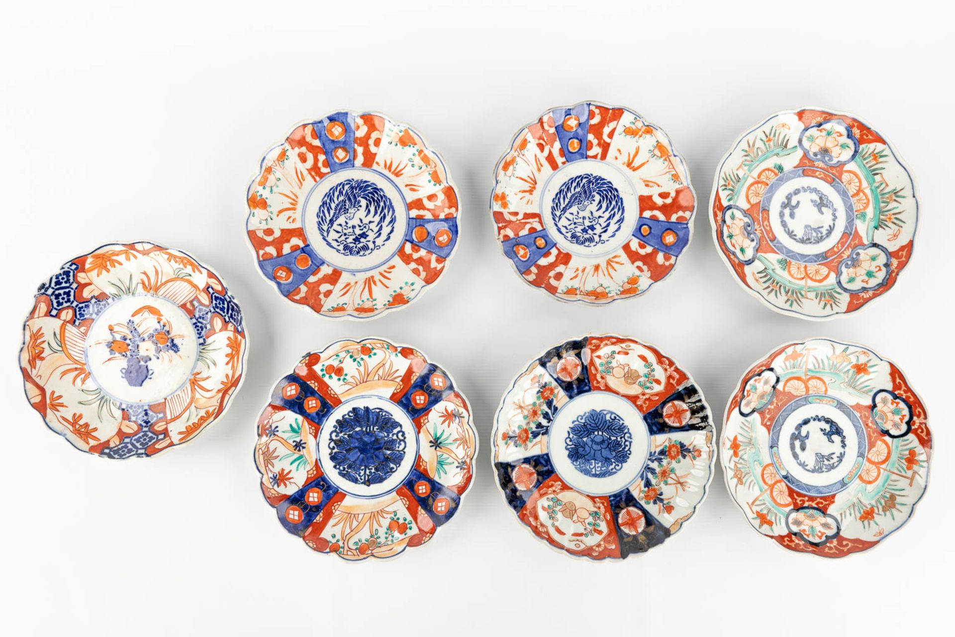 An assembled collection of Japanese Imari and Kutani porcelain. 19th/20th century. (H: 35 x D: 19 cm - Image 21 of 22