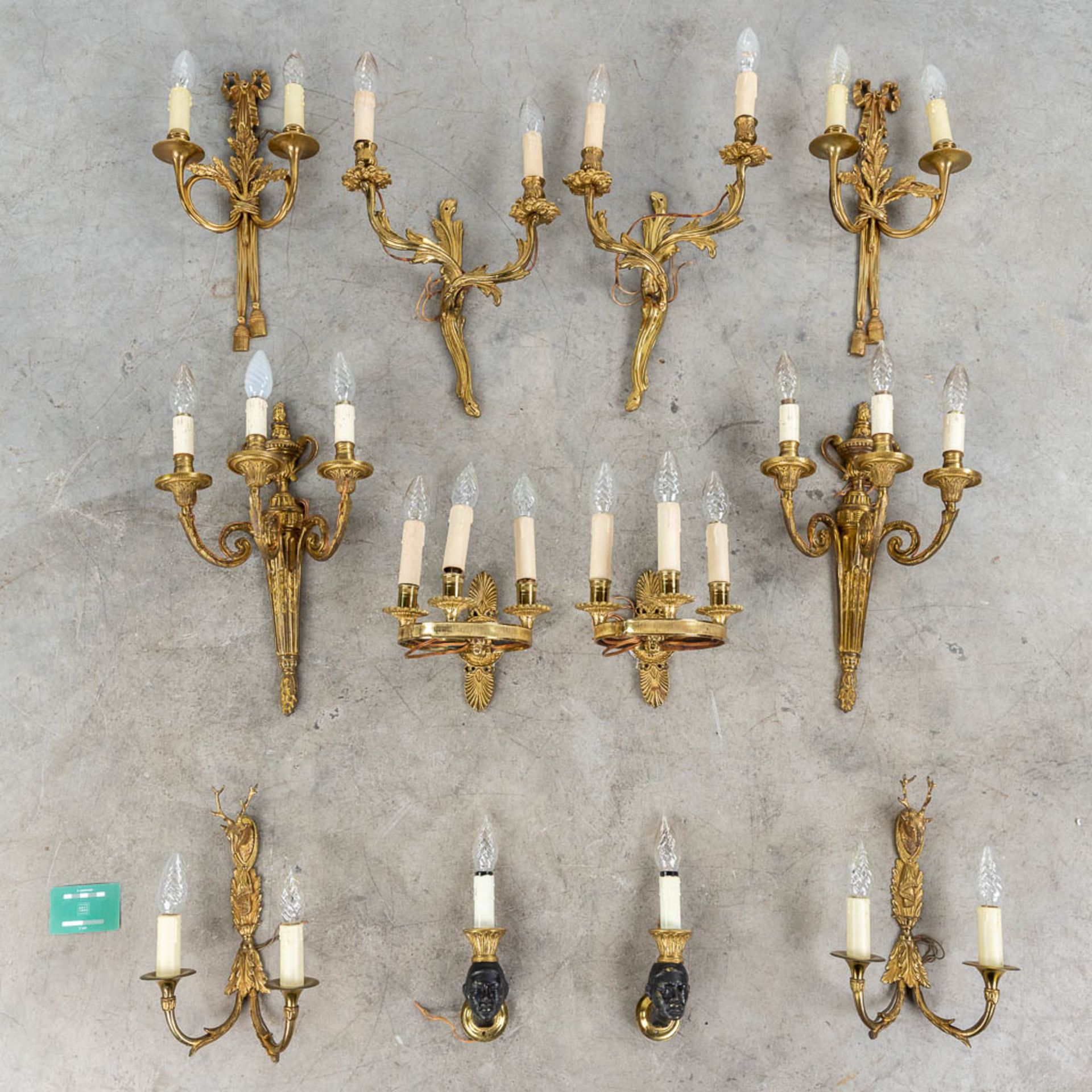 A collection of 6 pairs of wall lamps in Louis XVI, Louis XV and empire style. 20th century. (H: 42 - Bild 2 aus 16